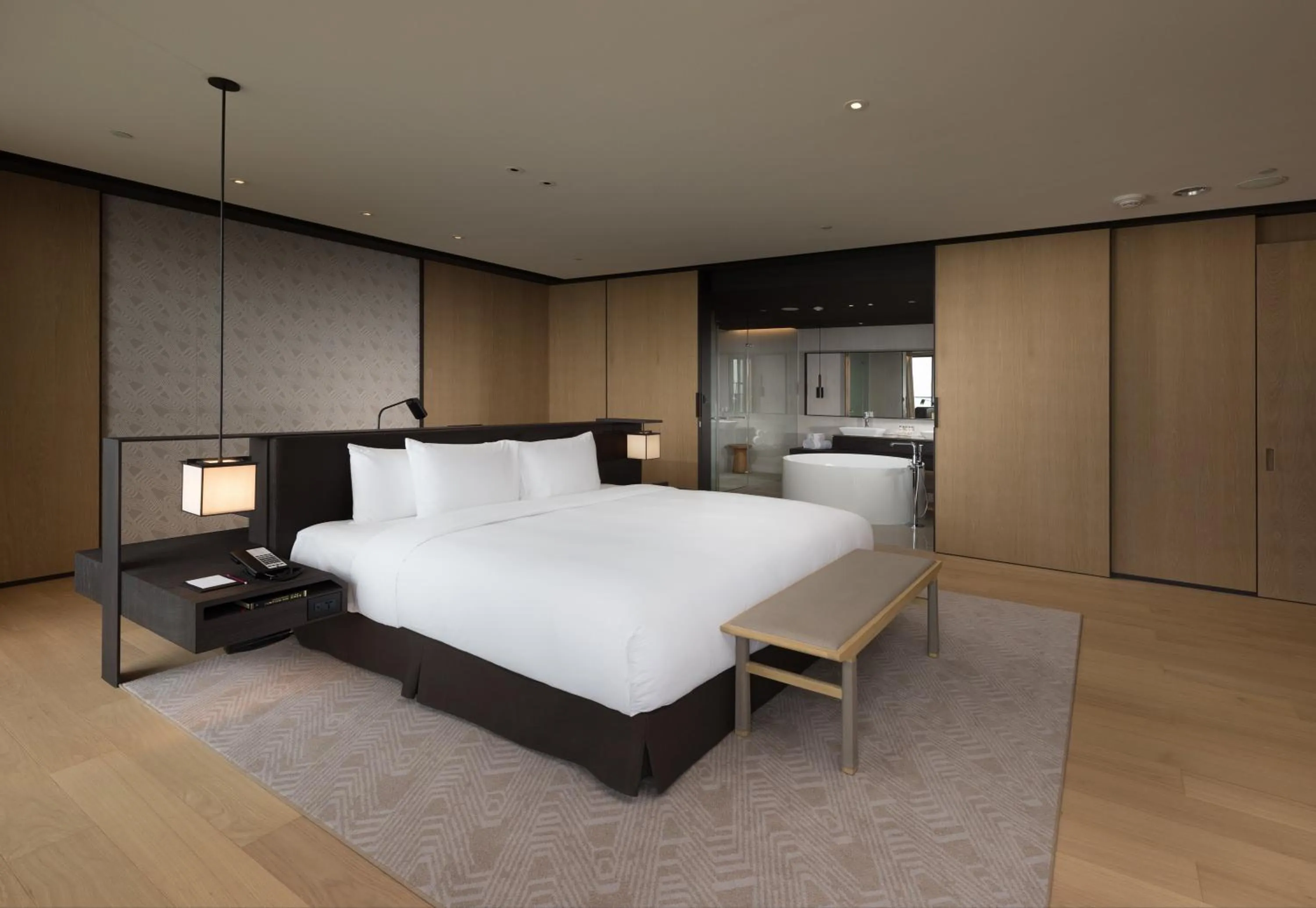 Photo of the whole room, Bed in Crowne Plaza Tainan by IHG