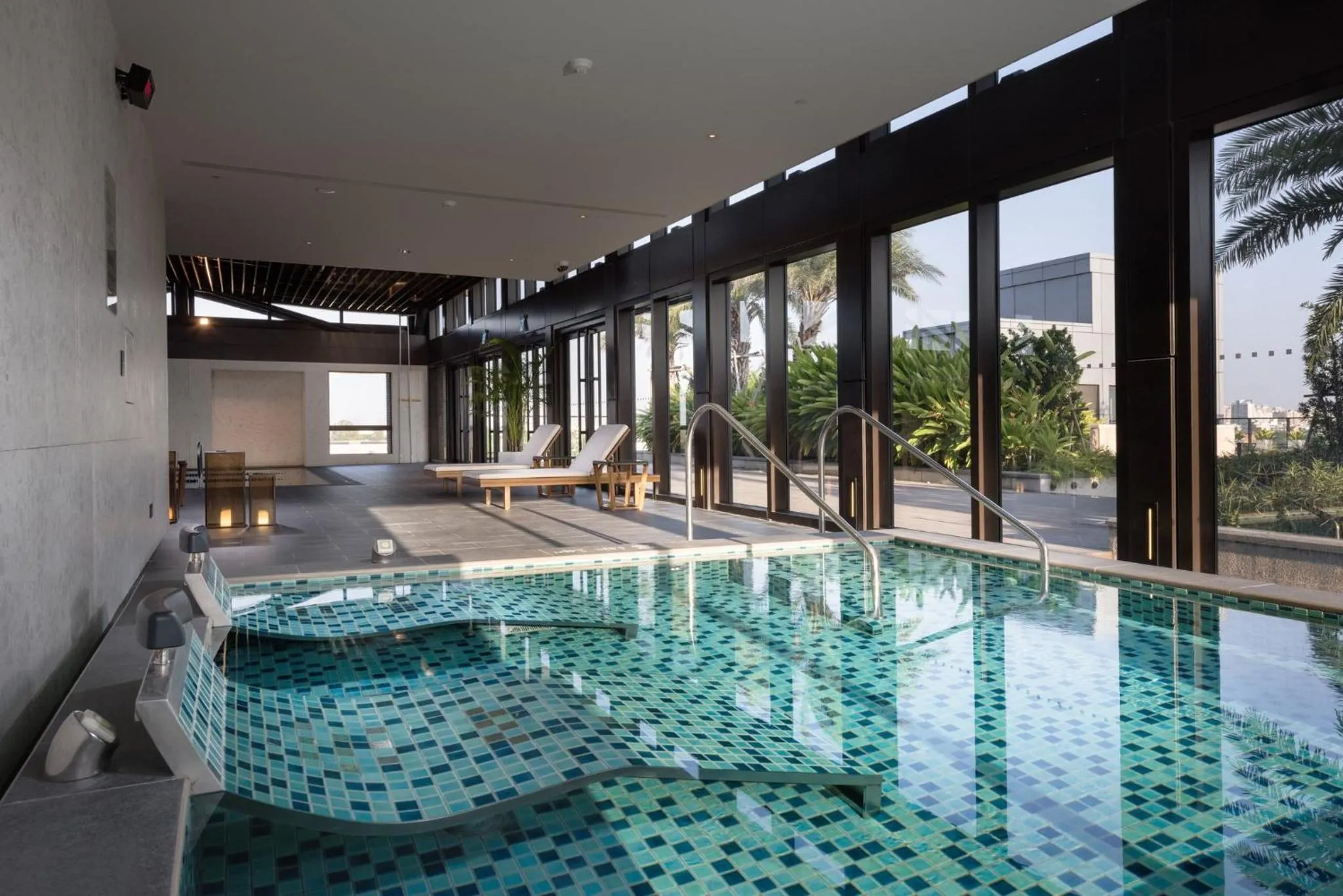 Swimming pool in Crowne Plaza Tainan by IHG