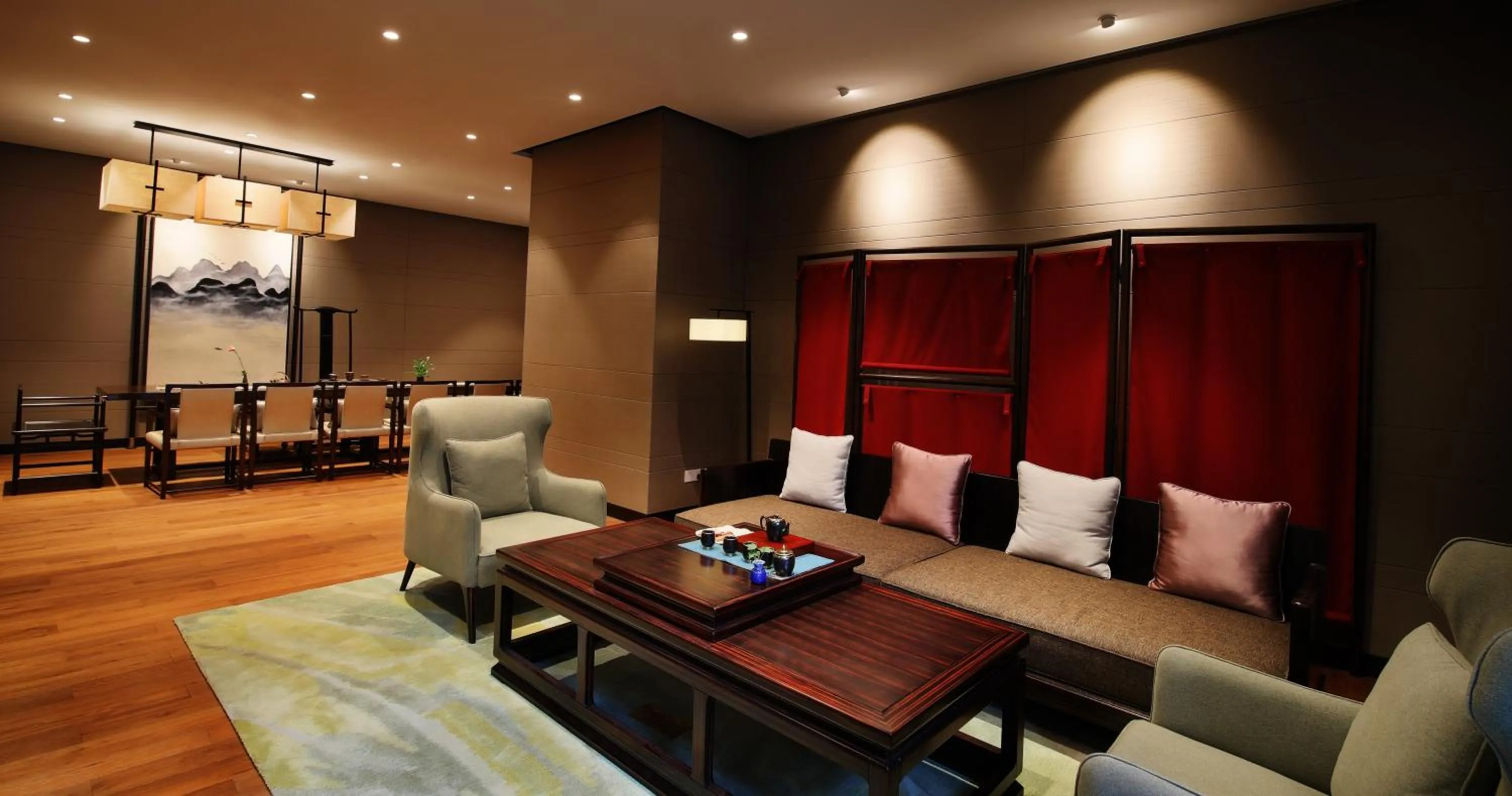 Lounge or bar in HUALUXE Wuxi Taihu