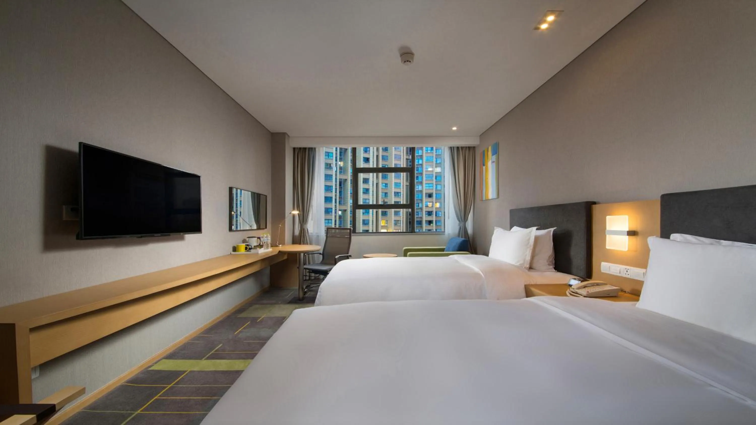 Photo of the whole room, Bed in Holiday Inn Express Chengdu Airport Zone Shuangliu International Airport