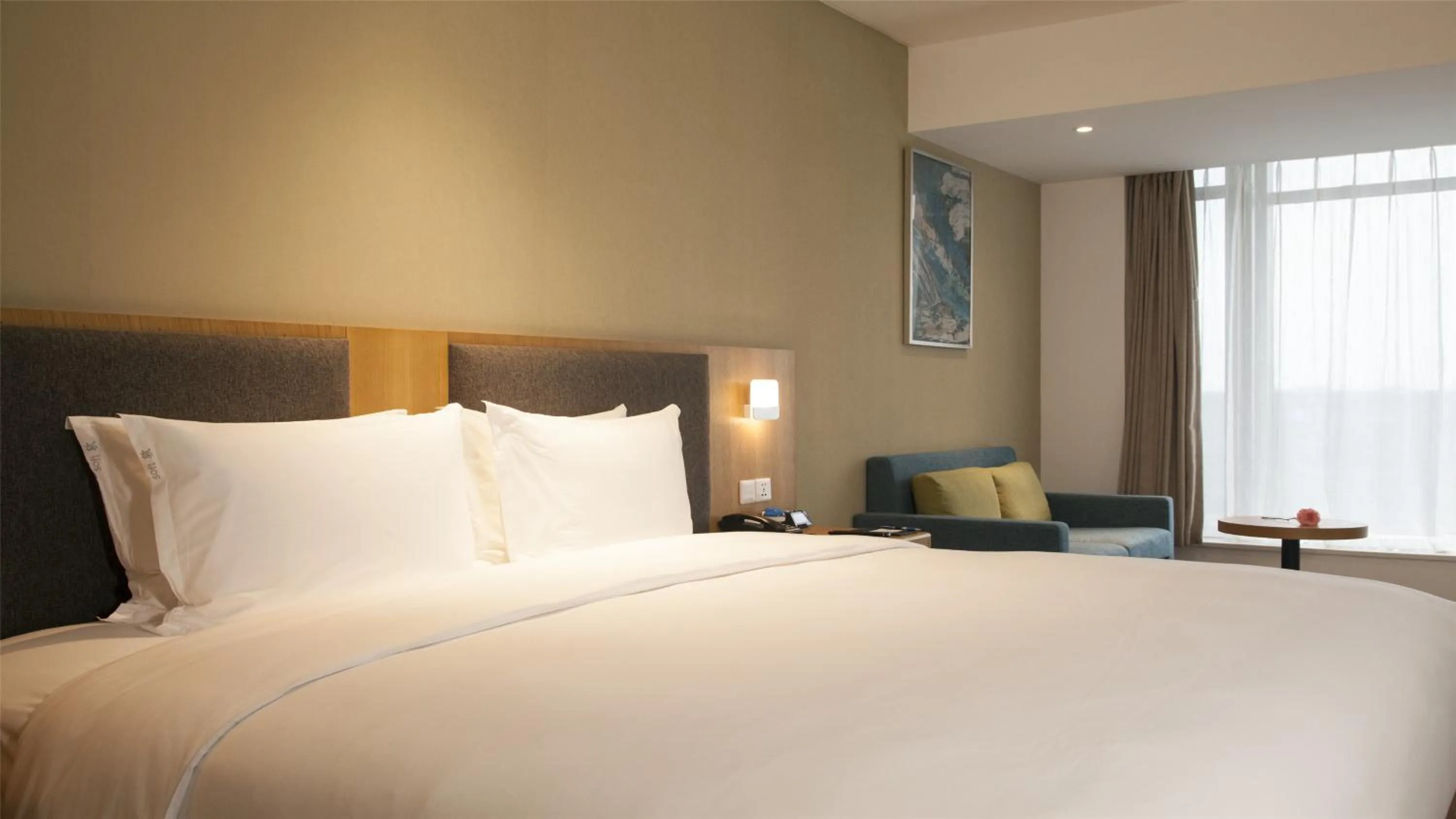 Photo of the whole room, Bed in Holiday Inn Express Chengdu Airport Zone Shuangliu International Airport