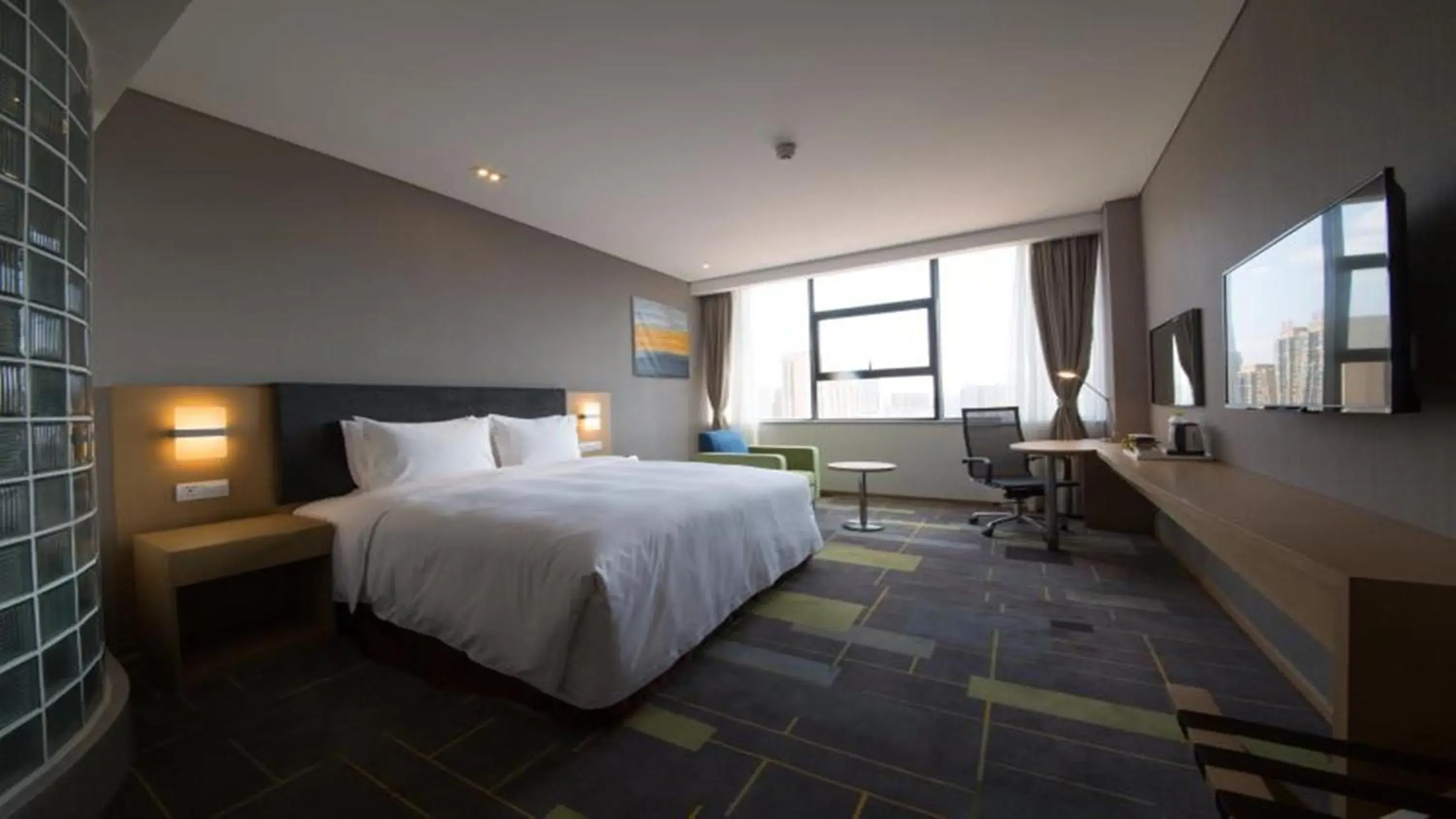 Photo of the whole room, Bed in Holiday Inn Express Chengdu Airport Zone Shuangliu International Airport Photo of the whole room, Bed in Holiday Inn Express Chengdu Airport Zone Shuangliu International Airport