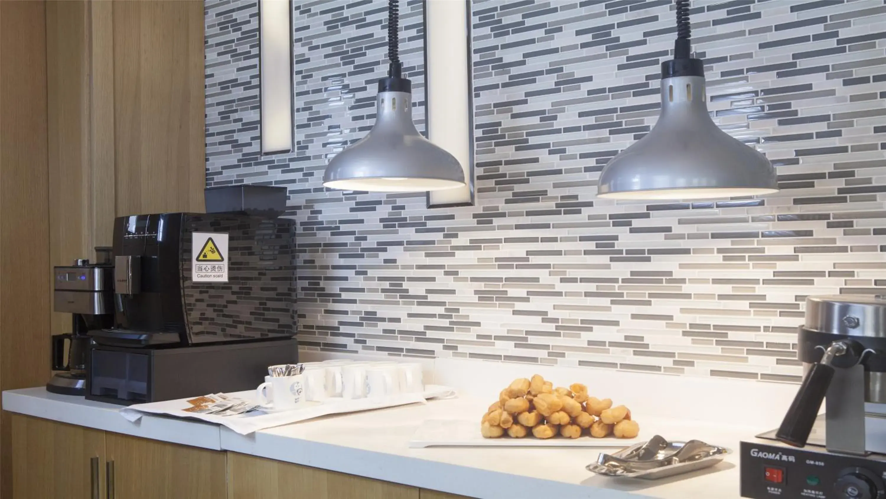 Restaurant/places to eat in Holiday Inn Express Chengdu Airport Zone Shuangliu International Airport Restaurant/places to eat in Holiday Inn Express Chengdu Airport Zone Shuangliu International Airport