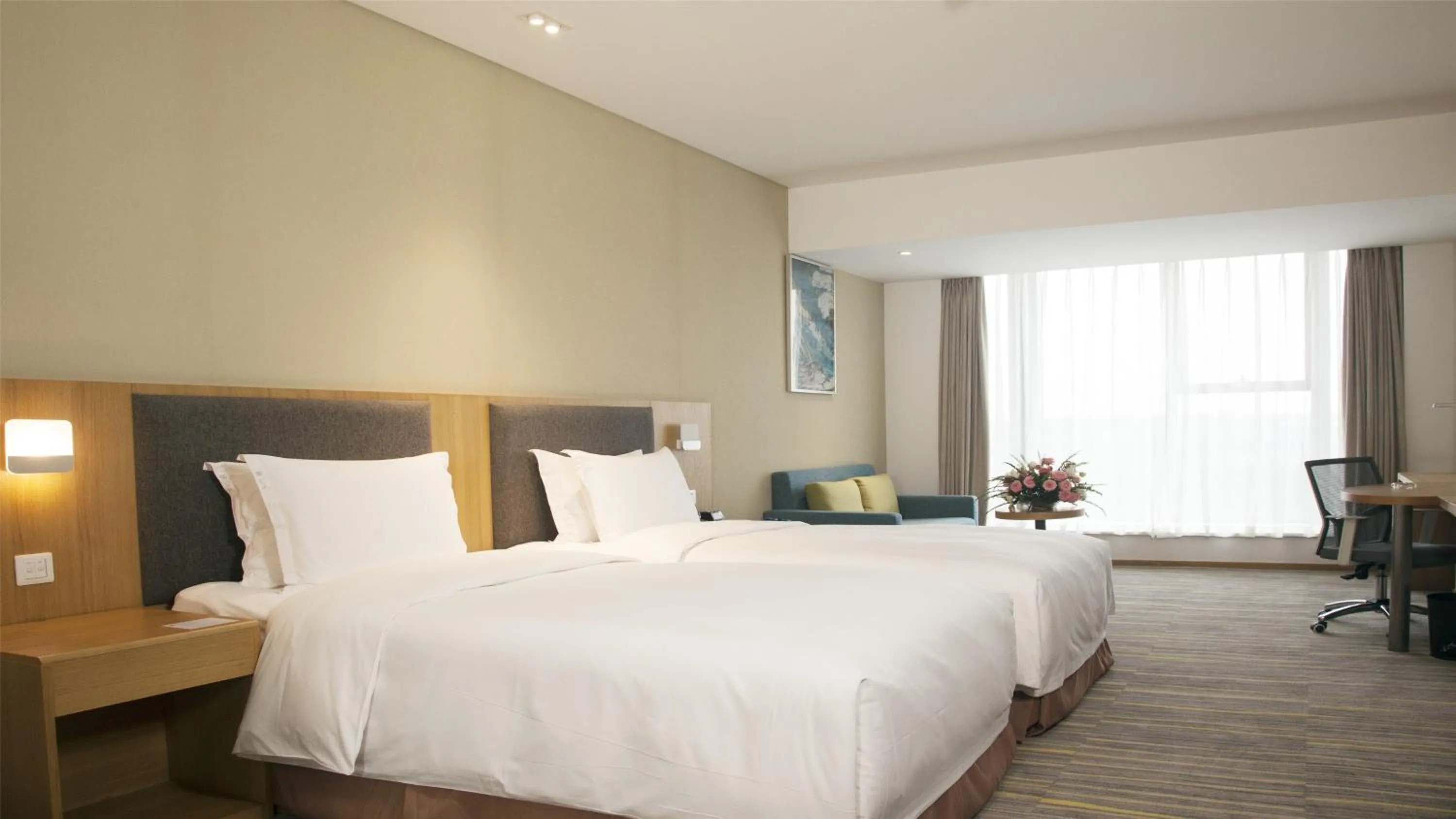 Photo of the whole room, Bed in Holiday Inn Express Chengdu Airport Zone Shuangliu International Airport