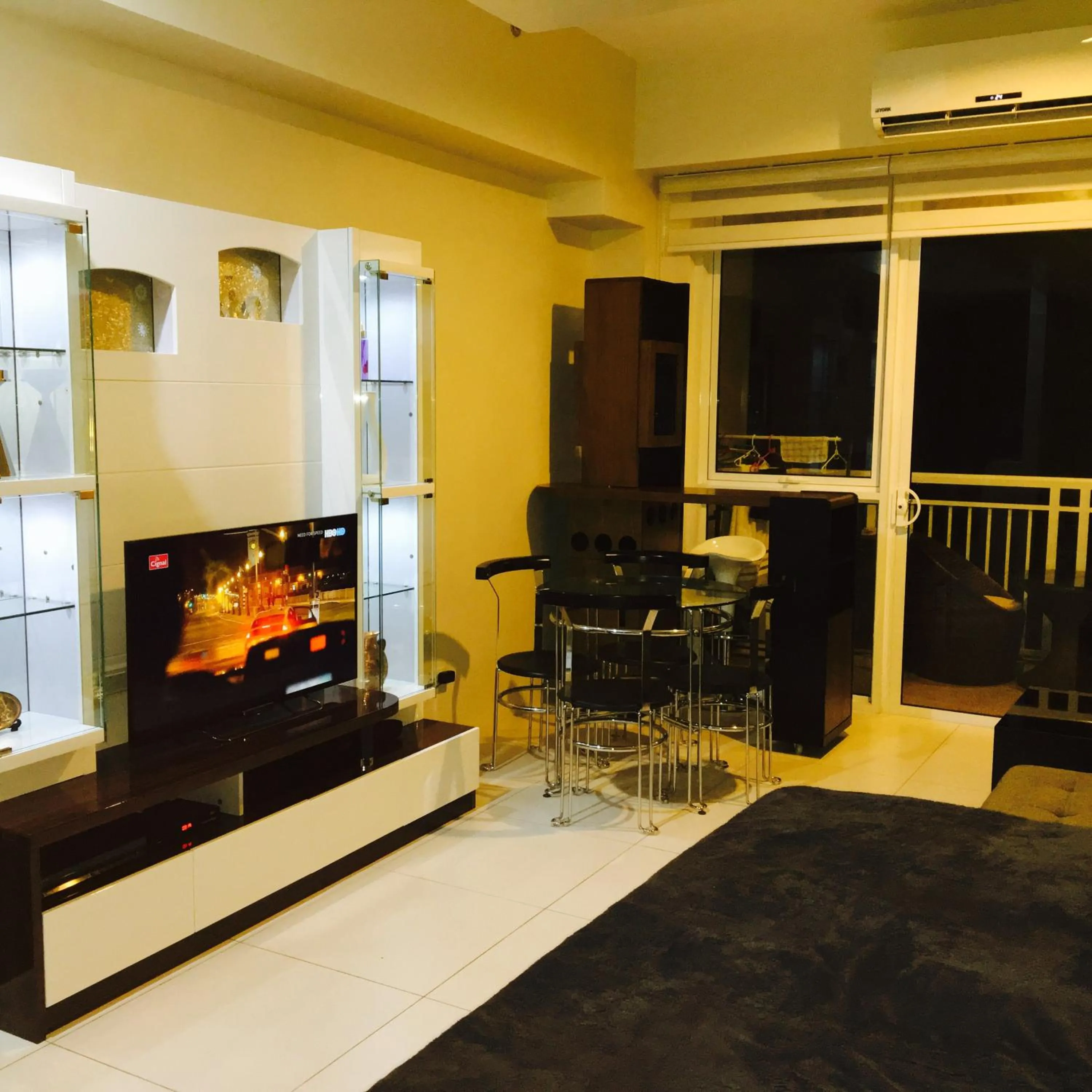 Dining area in Pico Beach Front Condo
