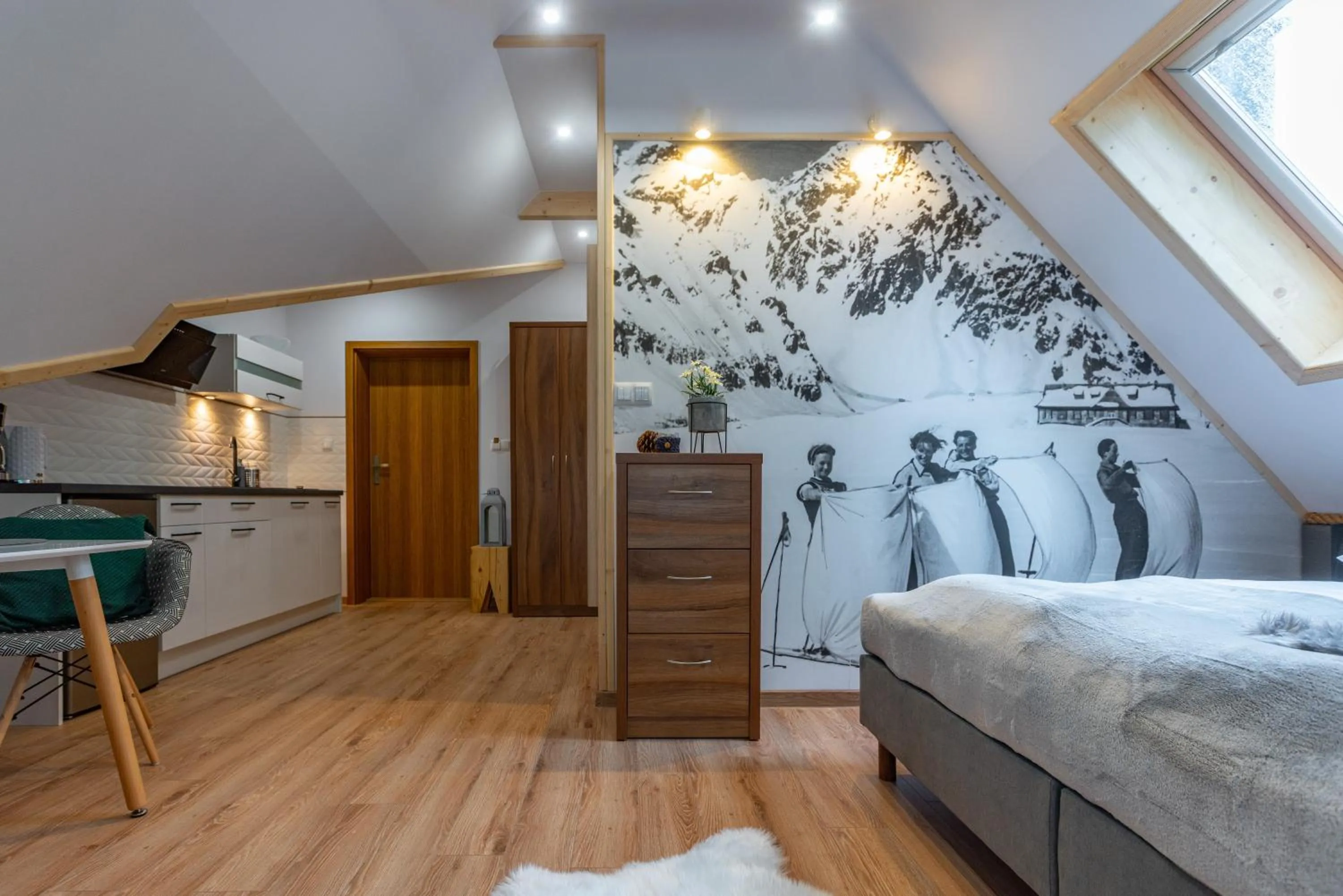 Living room, Bed in Stacja Zakopane - Apartamenty w centrum