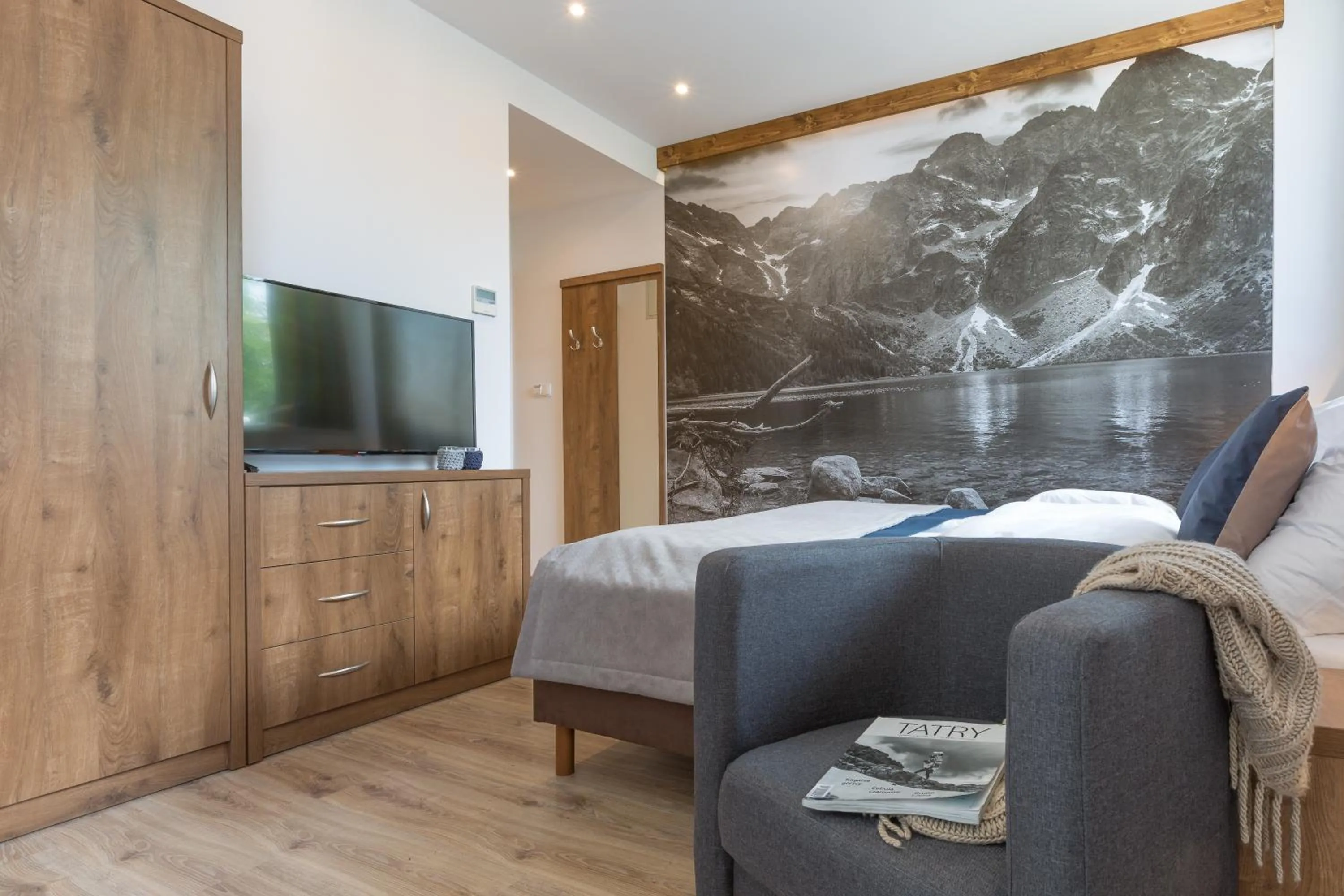 Seating area, Bed in Stacja Zakopane - Apartamenty w centrum