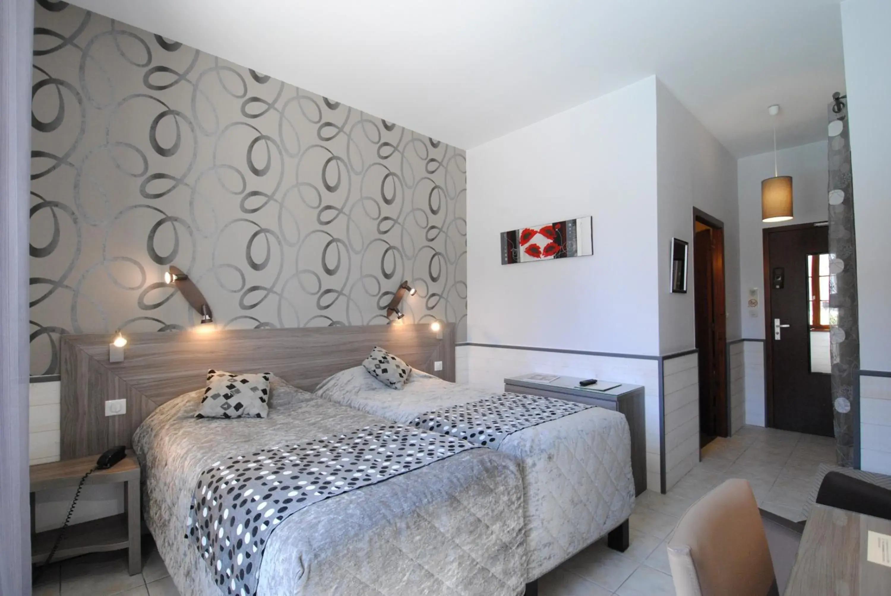 Twin Room with Shower in Hostellerie du Perigord Vert-Logis Twin Room with Shower in Hostellerie du Perigord Vert-Logis
