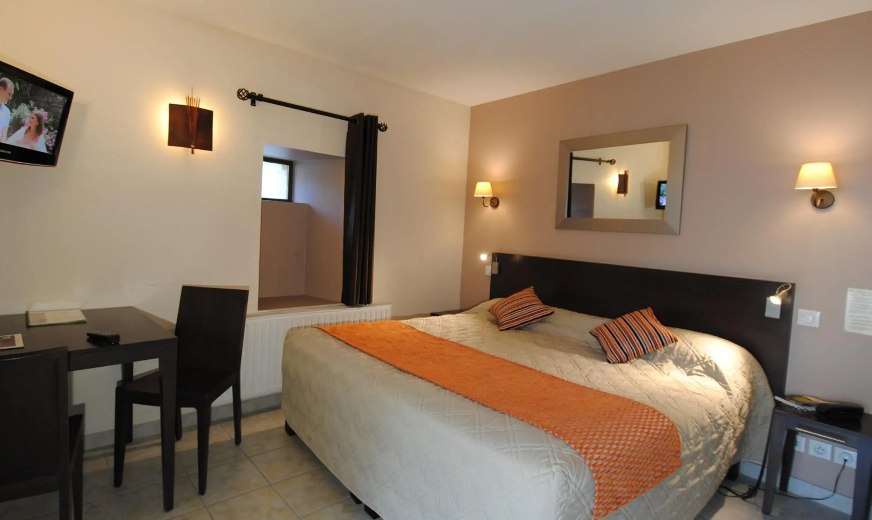 Comfort Double Room - Ground Floor in Hostellerie du Perigord Vert-Logis Comfort Double Room - Ground Floor in Hostellerie du Perigord Vert-Logis