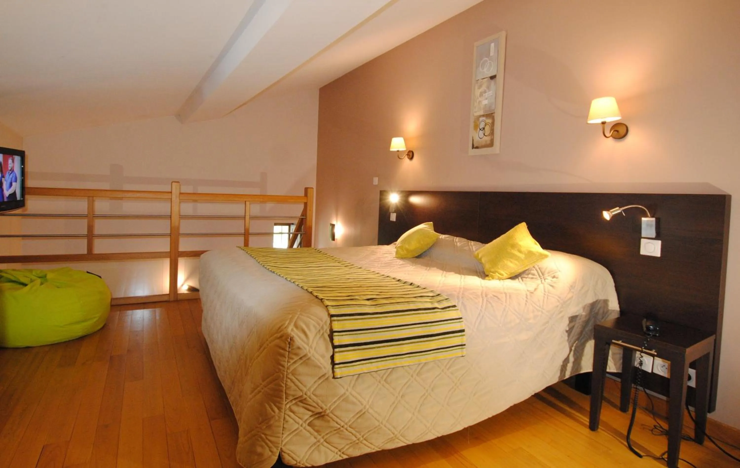Duplex Room (2 Adults + 2 Children) in Hostellerie du Perigord Vert-Logis