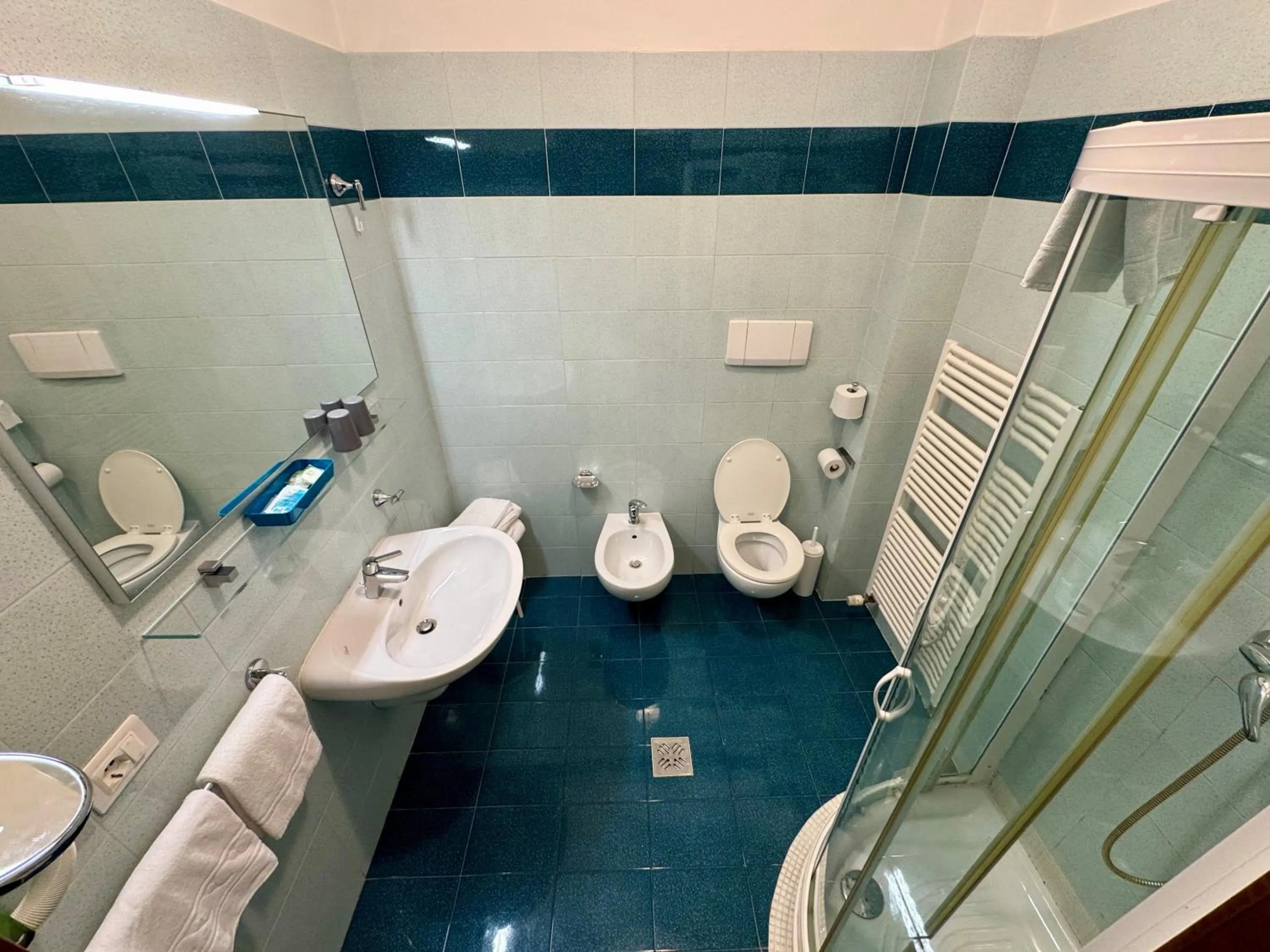 Shower in Lake Hotel Benaco