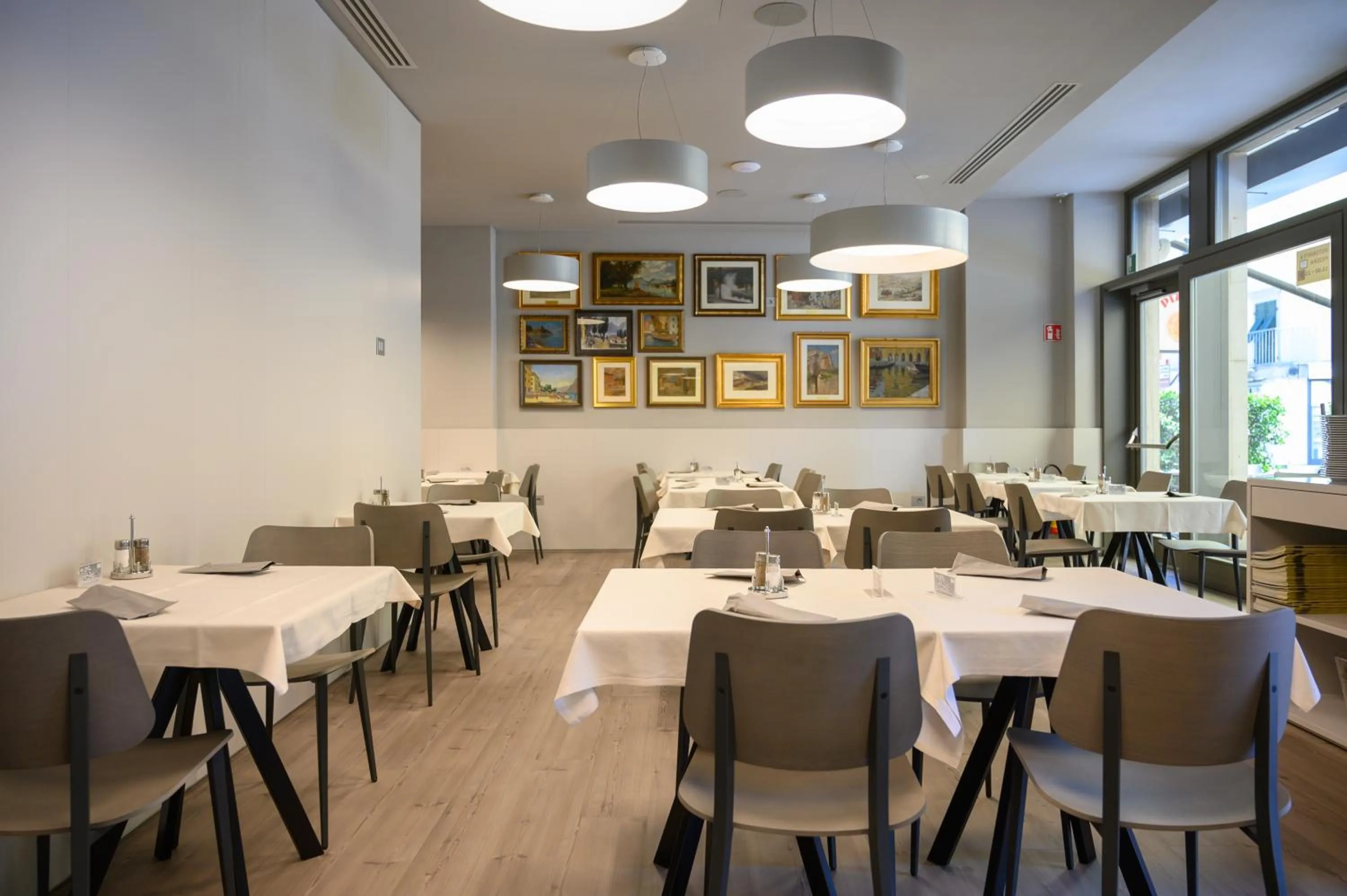 Restaurant/places to eat in Lake Hotel Benaco