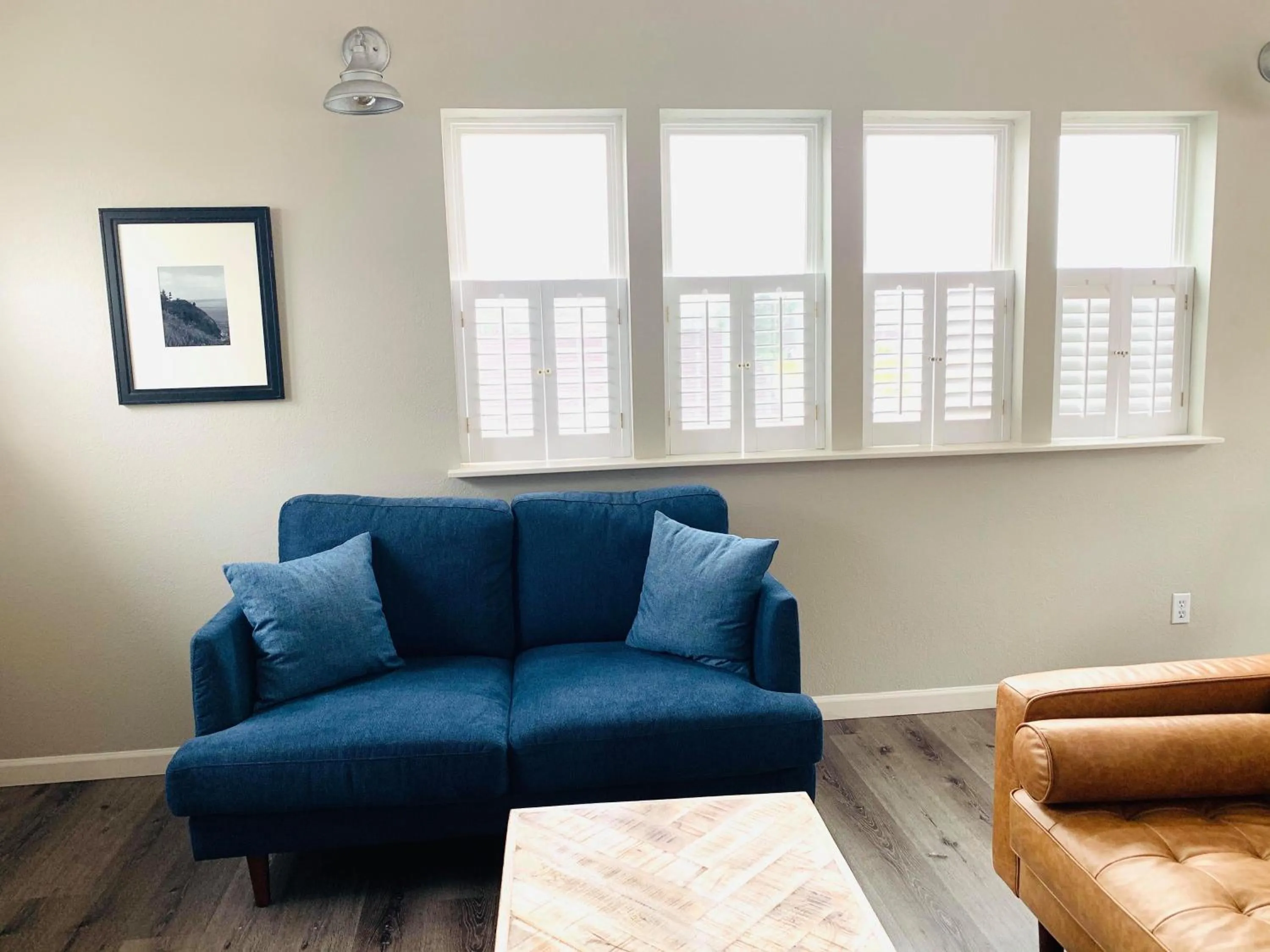 Seating area in Boardwalk Cottages