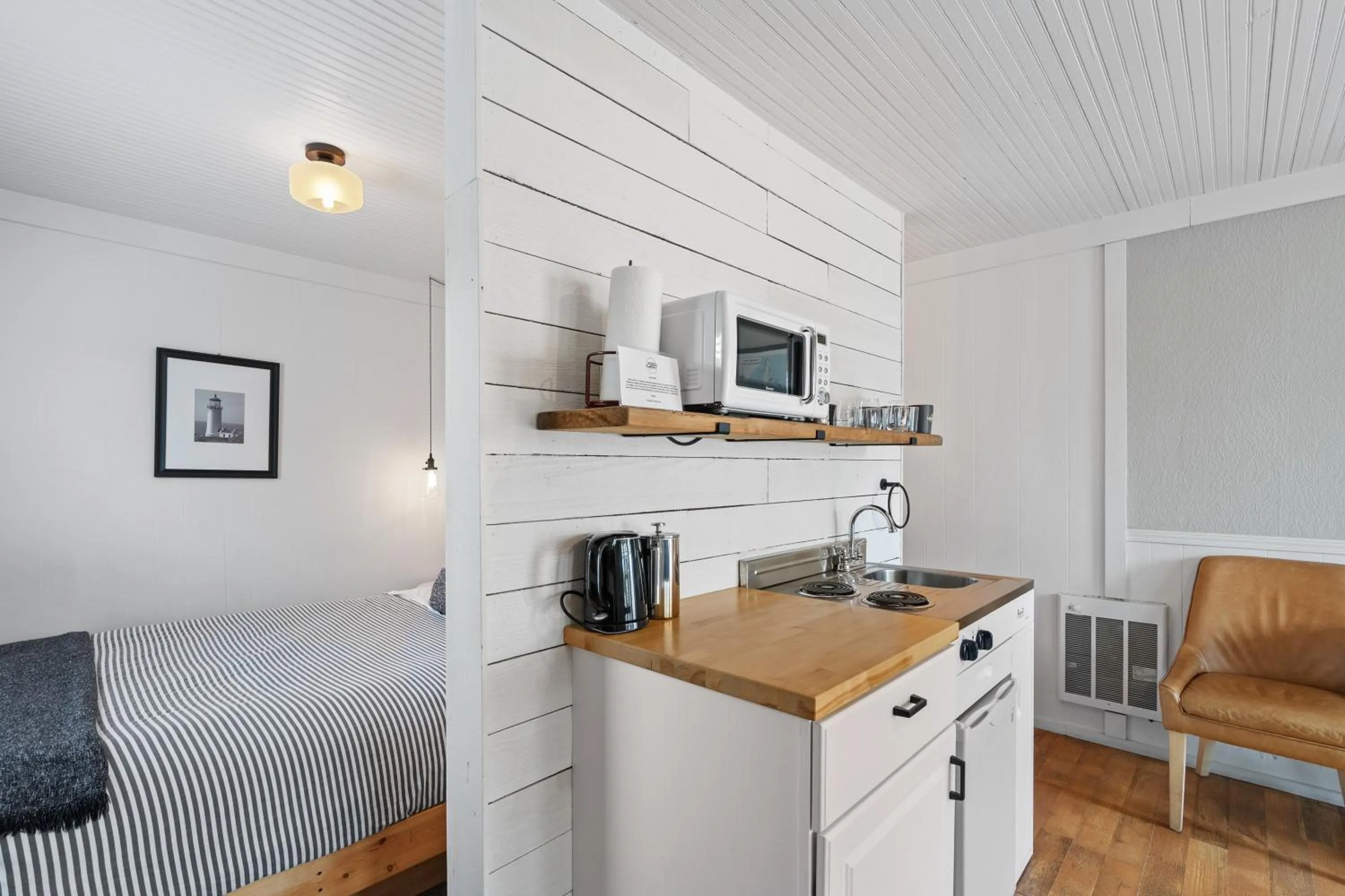 Kitchen or kitchenette in Boardwalk Cottages