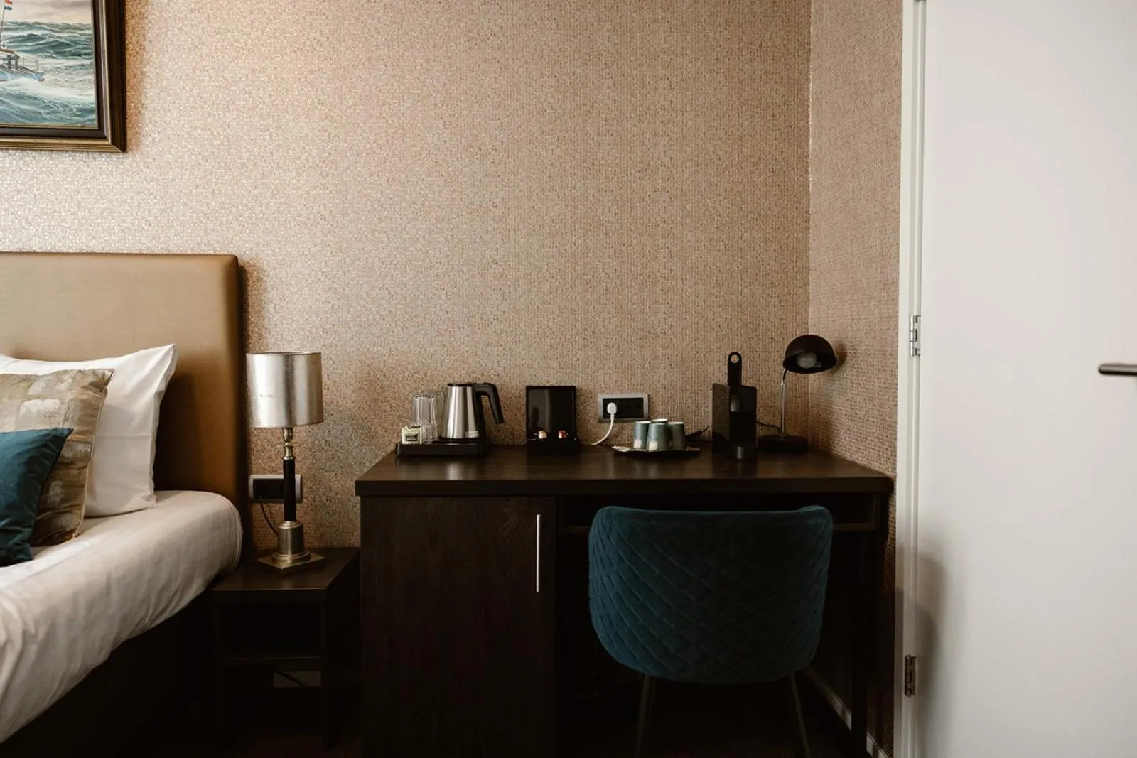 Bed in Hotel Amerika