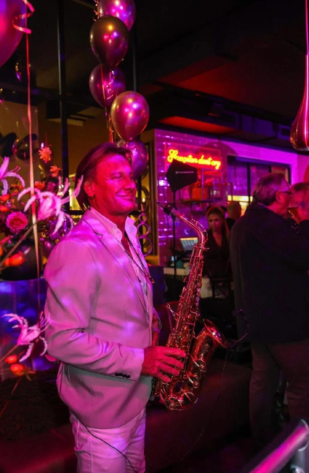 Restaurant/places to eat in Hotel Amerika