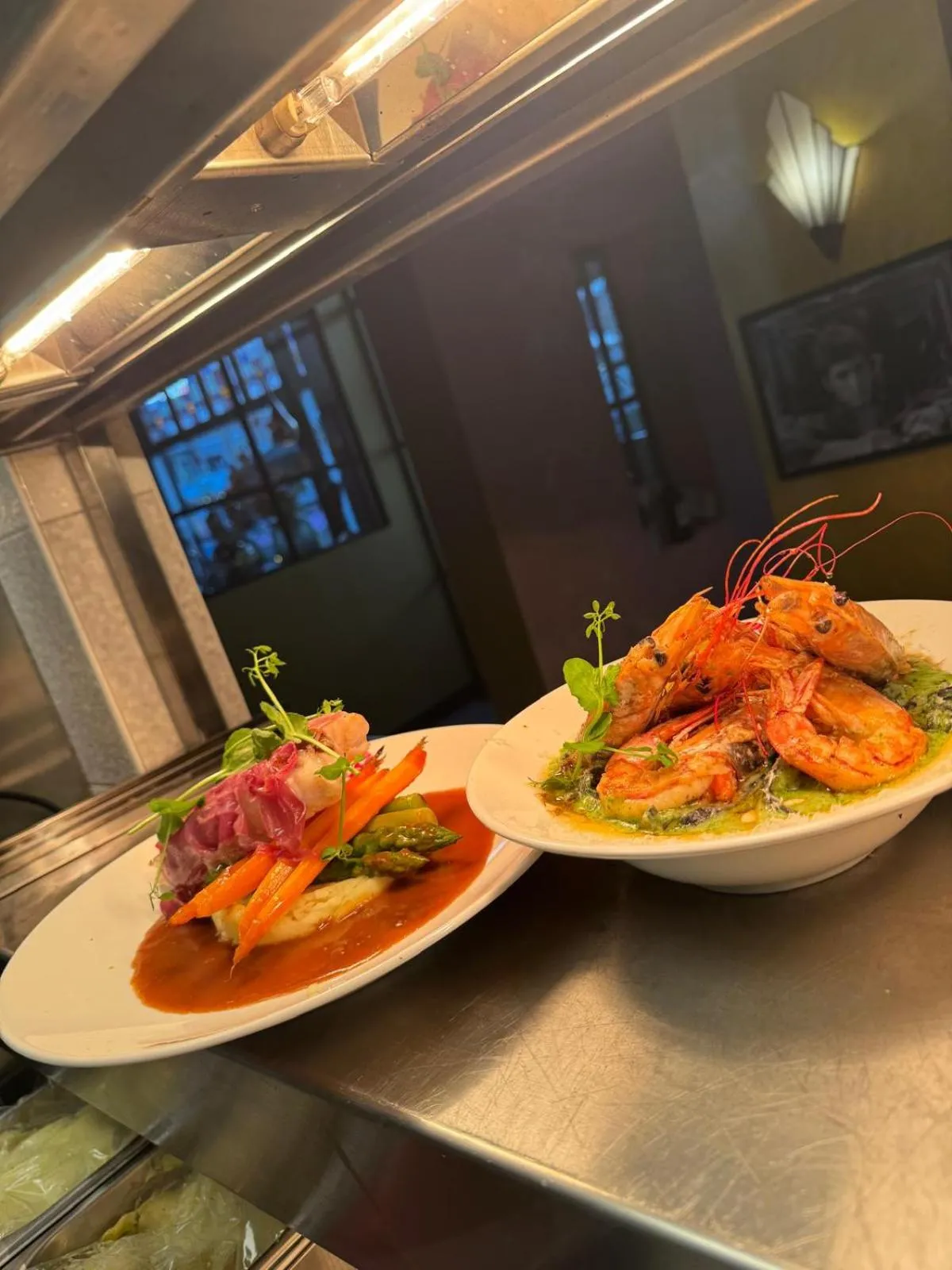 Restaurant/places to eat in Hotel Amerika