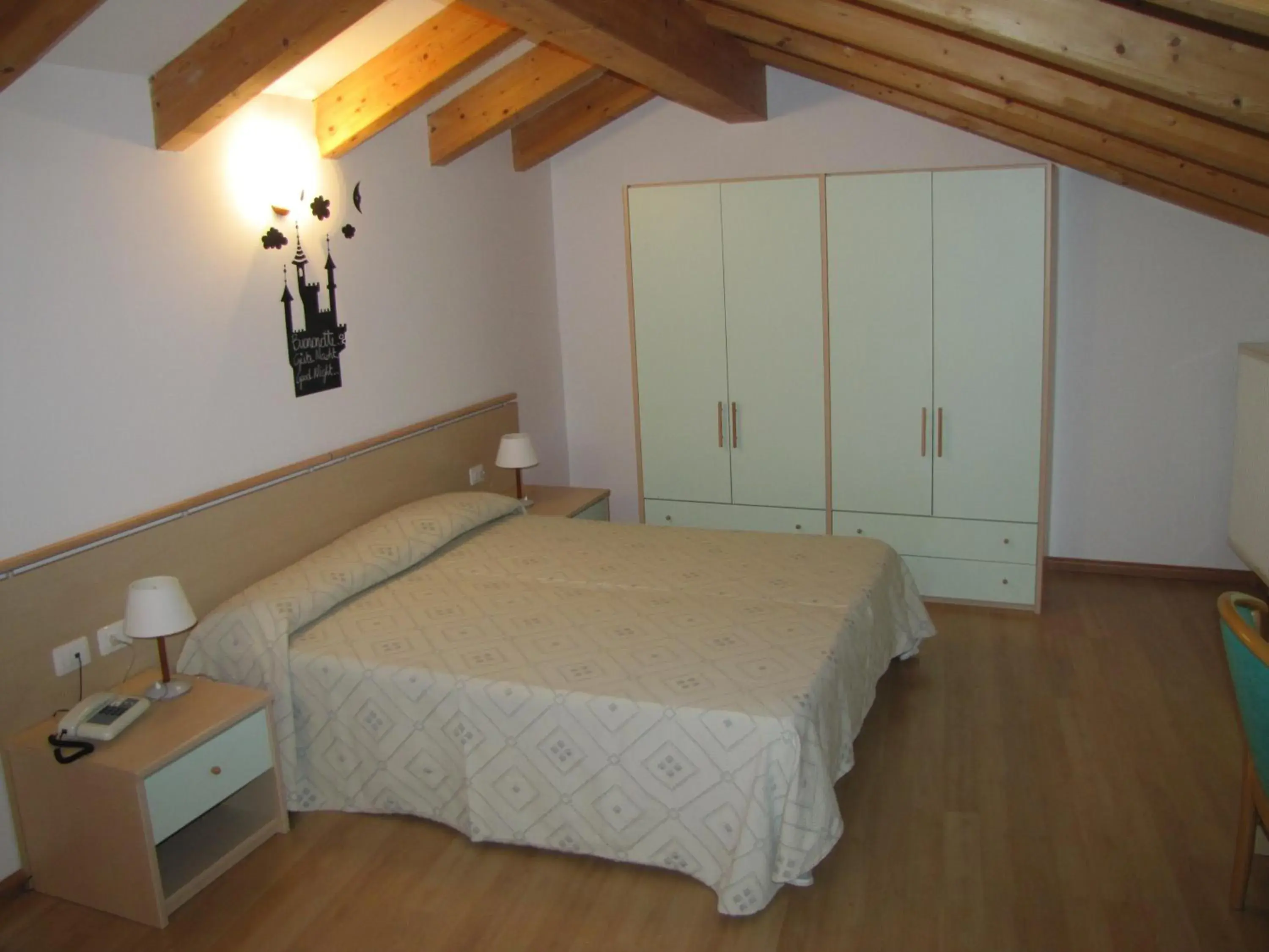 Classic Quadruple Room in Hotel Scaranò Classic Quadruple Room in Hotel Scaranò