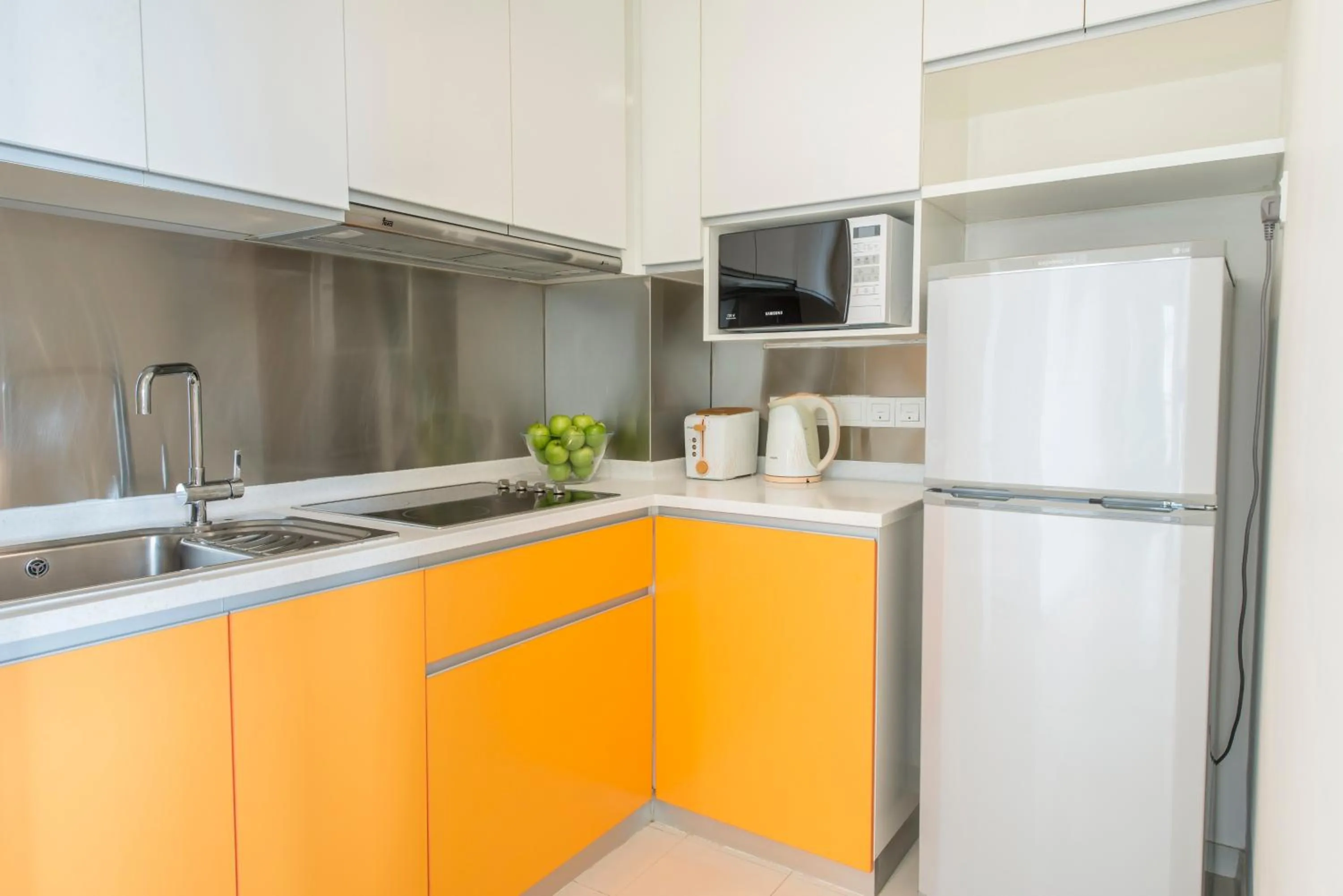 Kitchen or kitchenette, Kitchen/Kitchenette in Citadines Mount Sophia Singapore