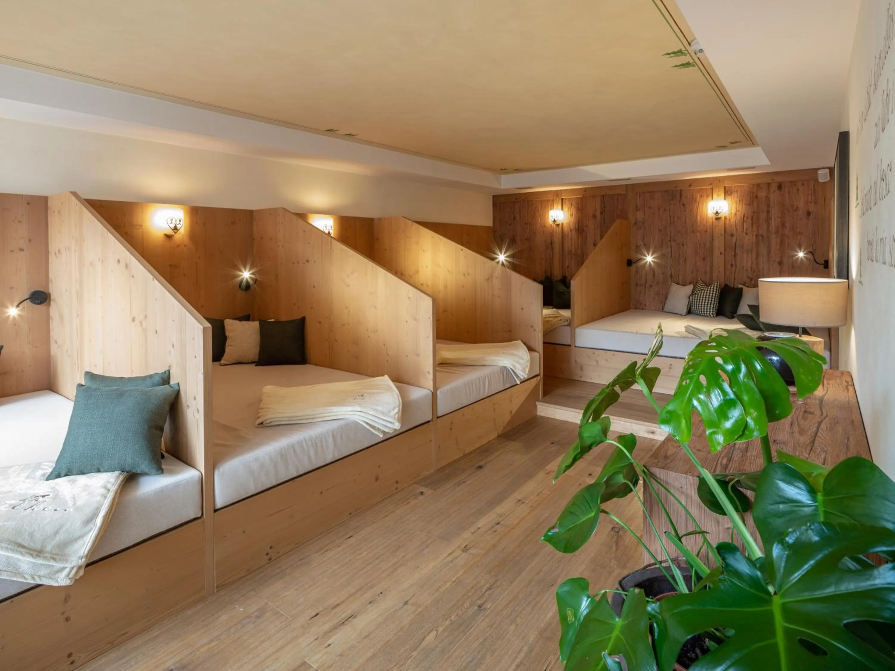 Sauna, Bed in Hotel Falken