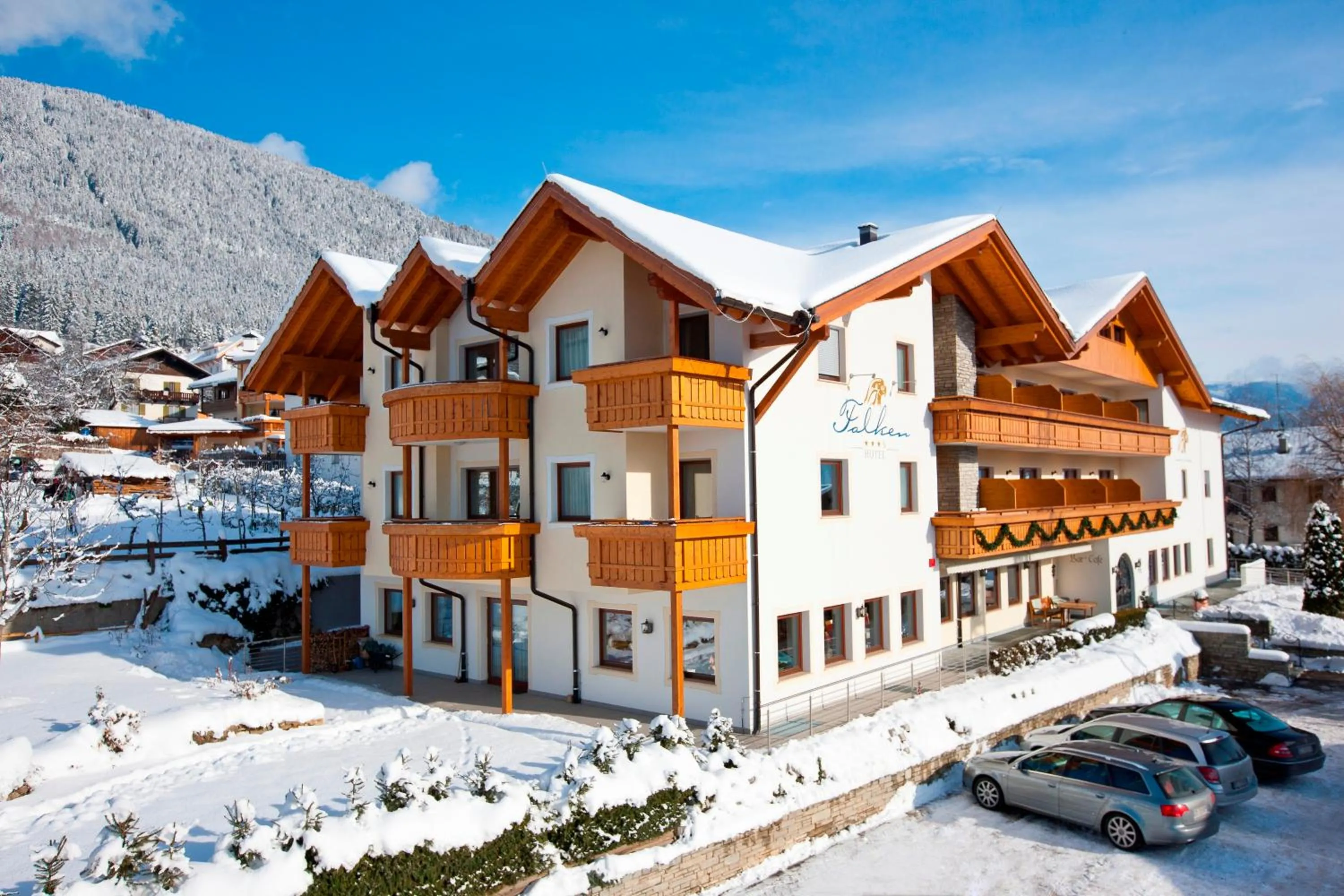 Facade/entrance in Hotel Falken