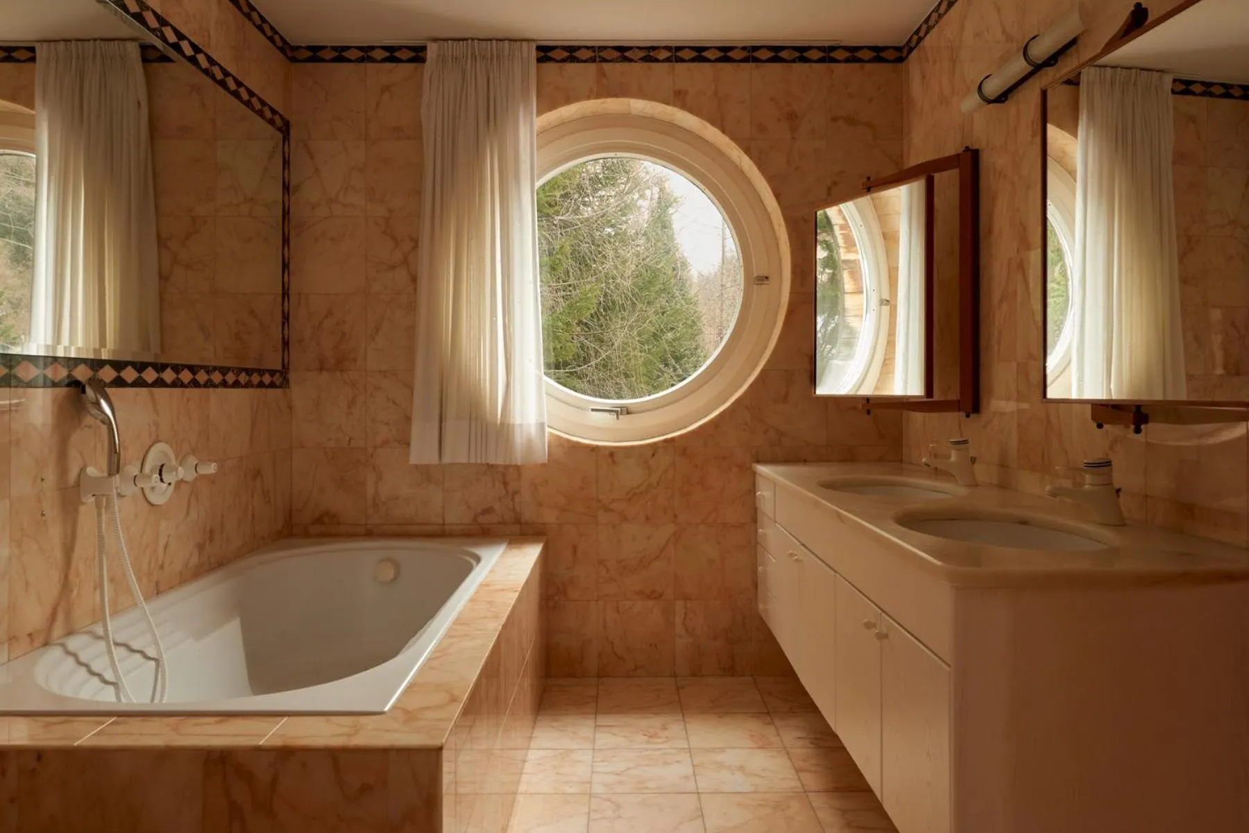 Bathroom in Parkhotel Sole Paradiso