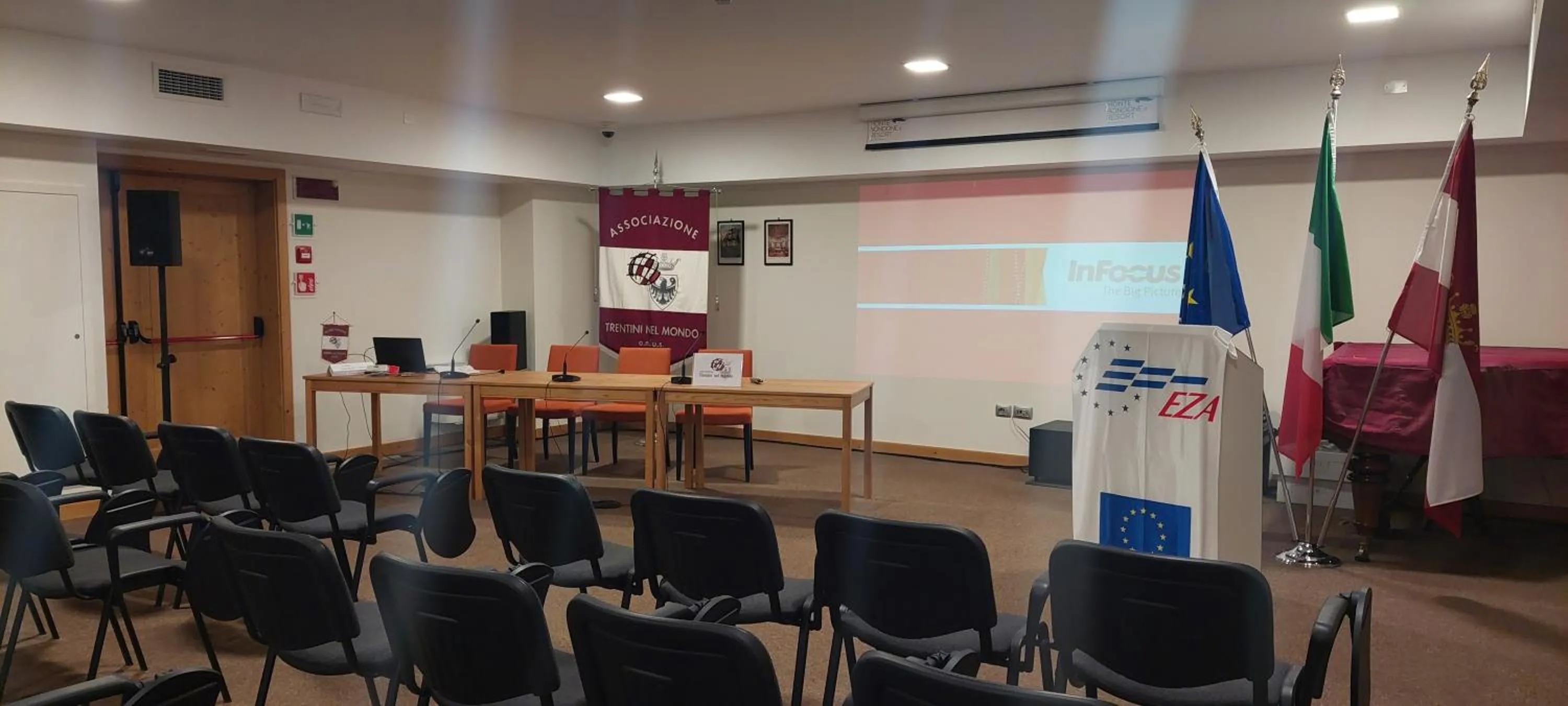 Communal lounge/ TV room in Hotel Monte Bondone