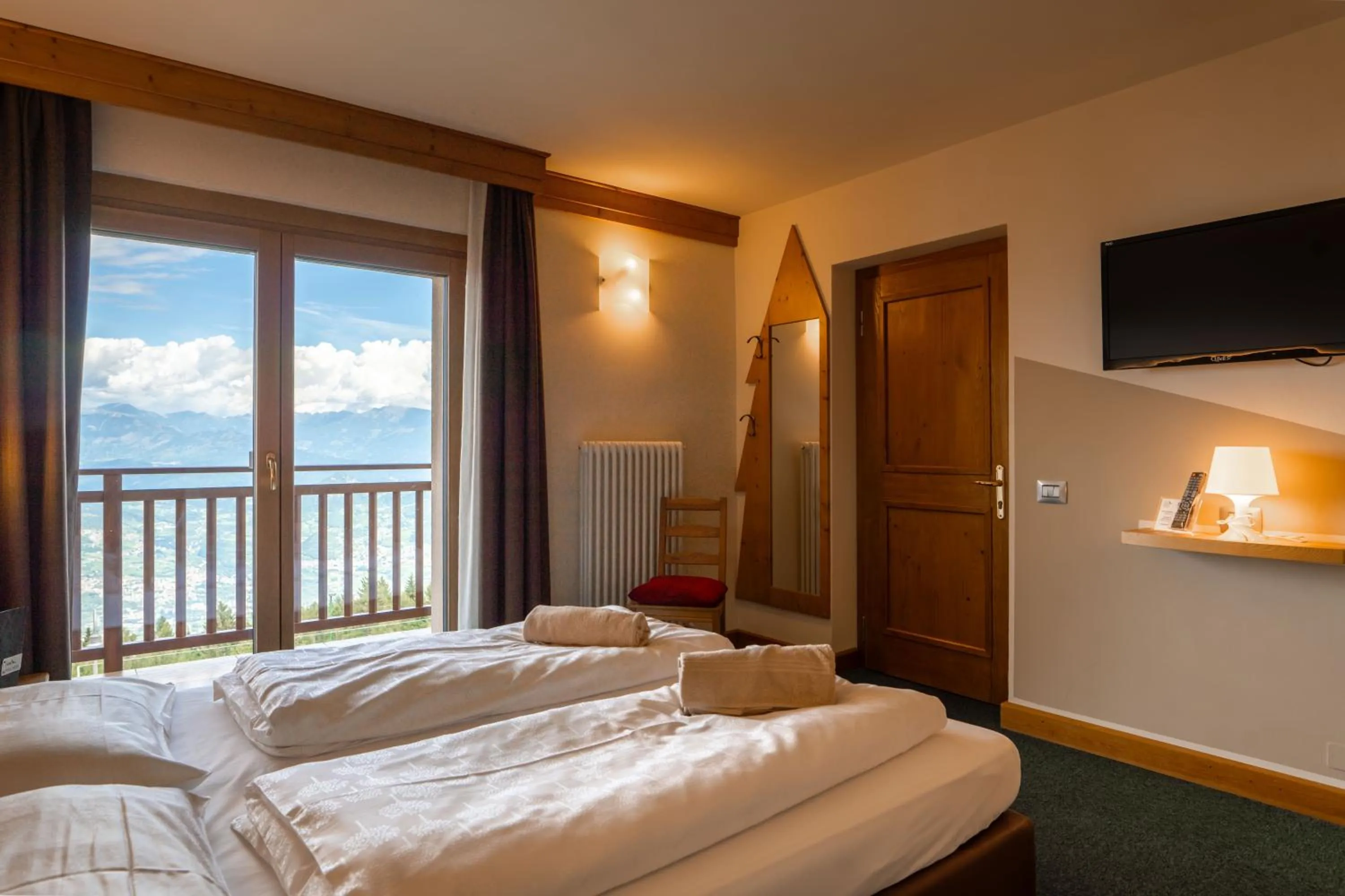 TV and multimedia, Bed in Hotel Monte Bondone