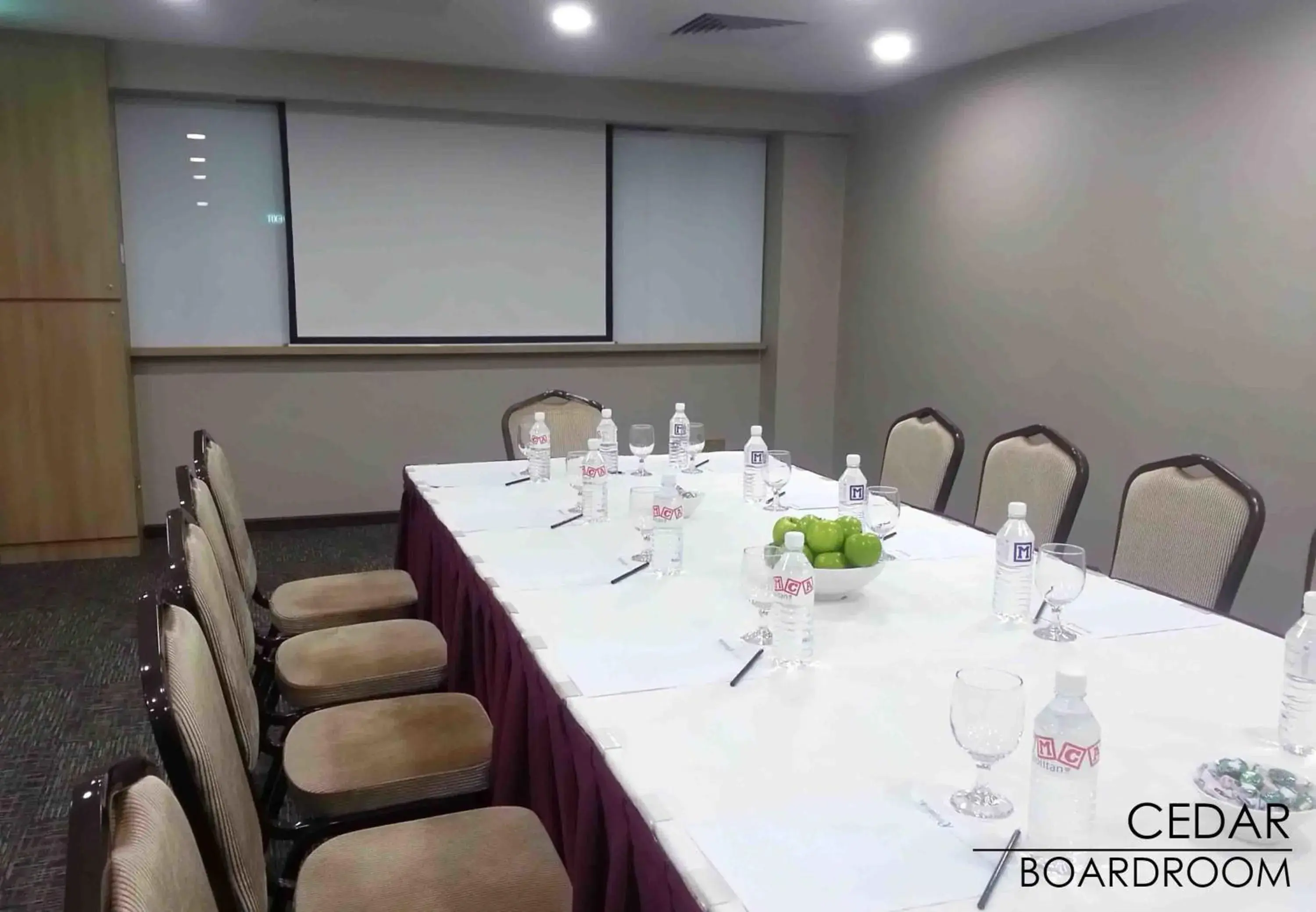 Meeting/conference room in Metro Y Hotel Singapore Meeting/conference room in Metro Y Hotel Singapore