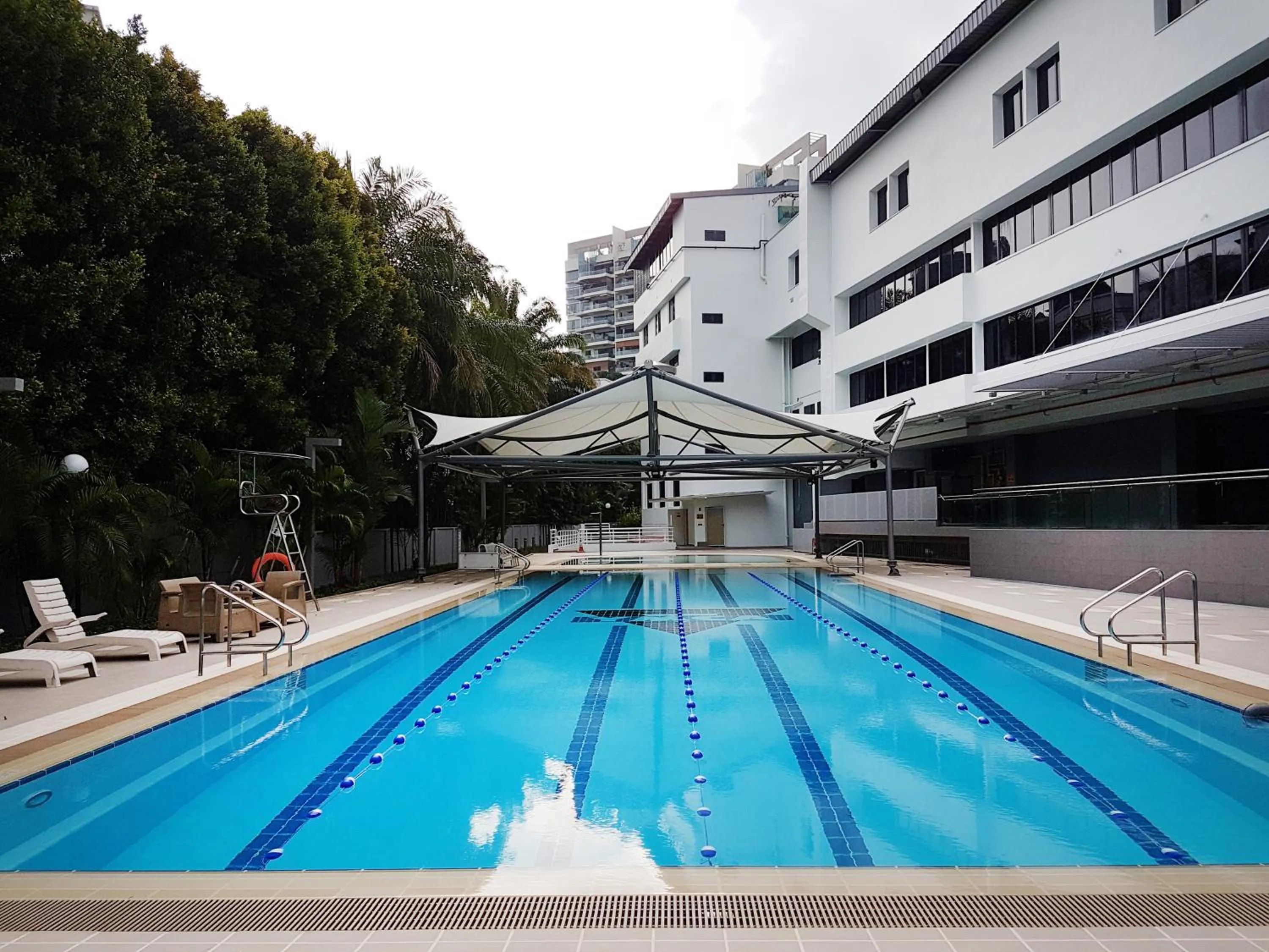 Swimming pool in Metro Y Hotel Singapore