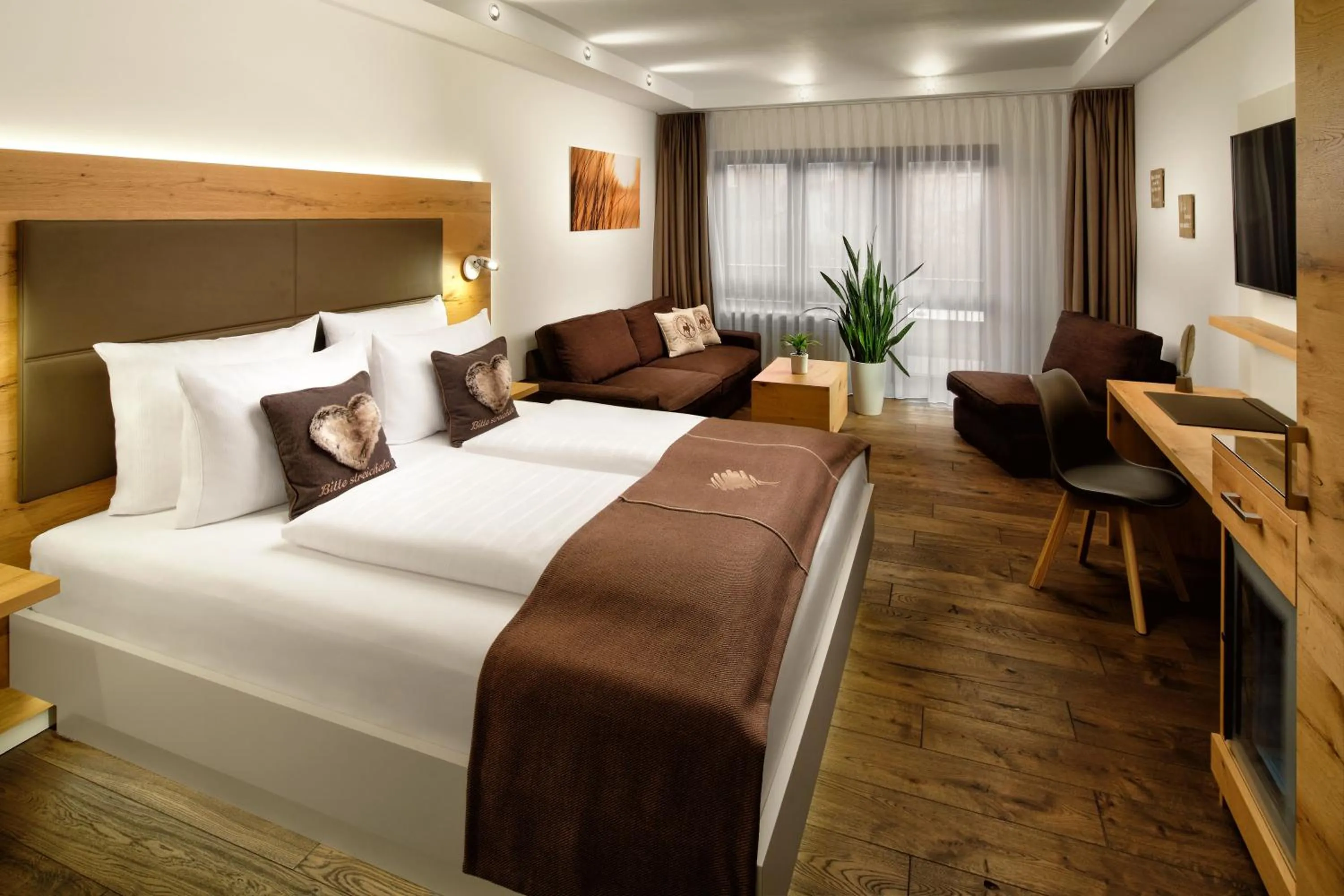 Photo of the whole room, Bed in Neo Hotel Linde Esslingen