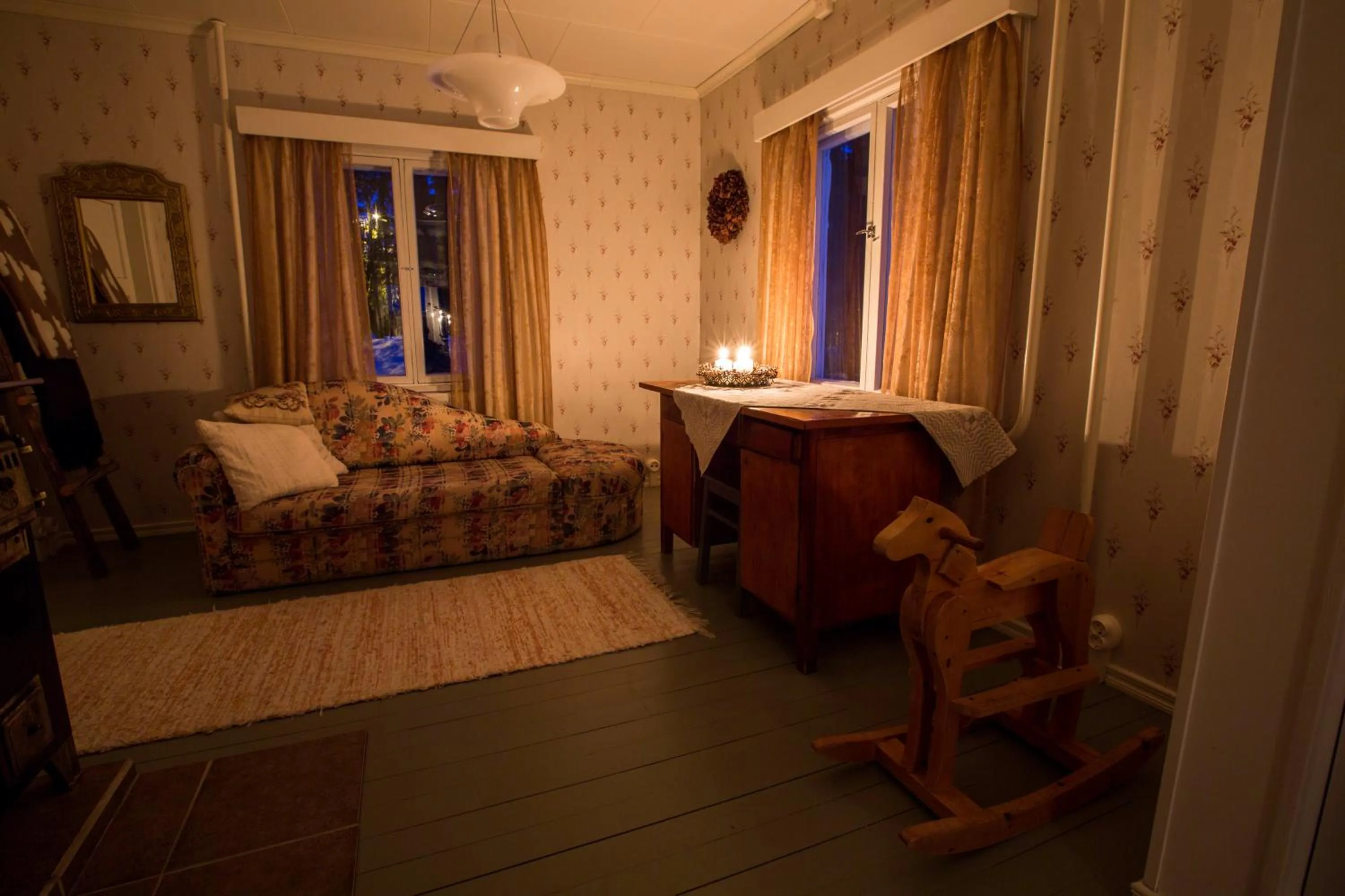 Seating area, Bed in Villa Havula