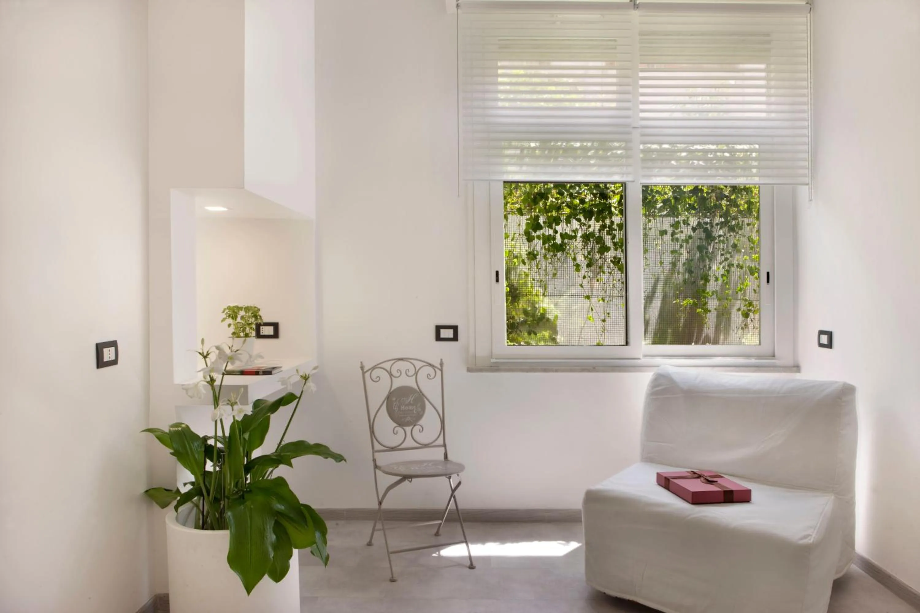 Decorative detail in Sorrento Flower Rooms