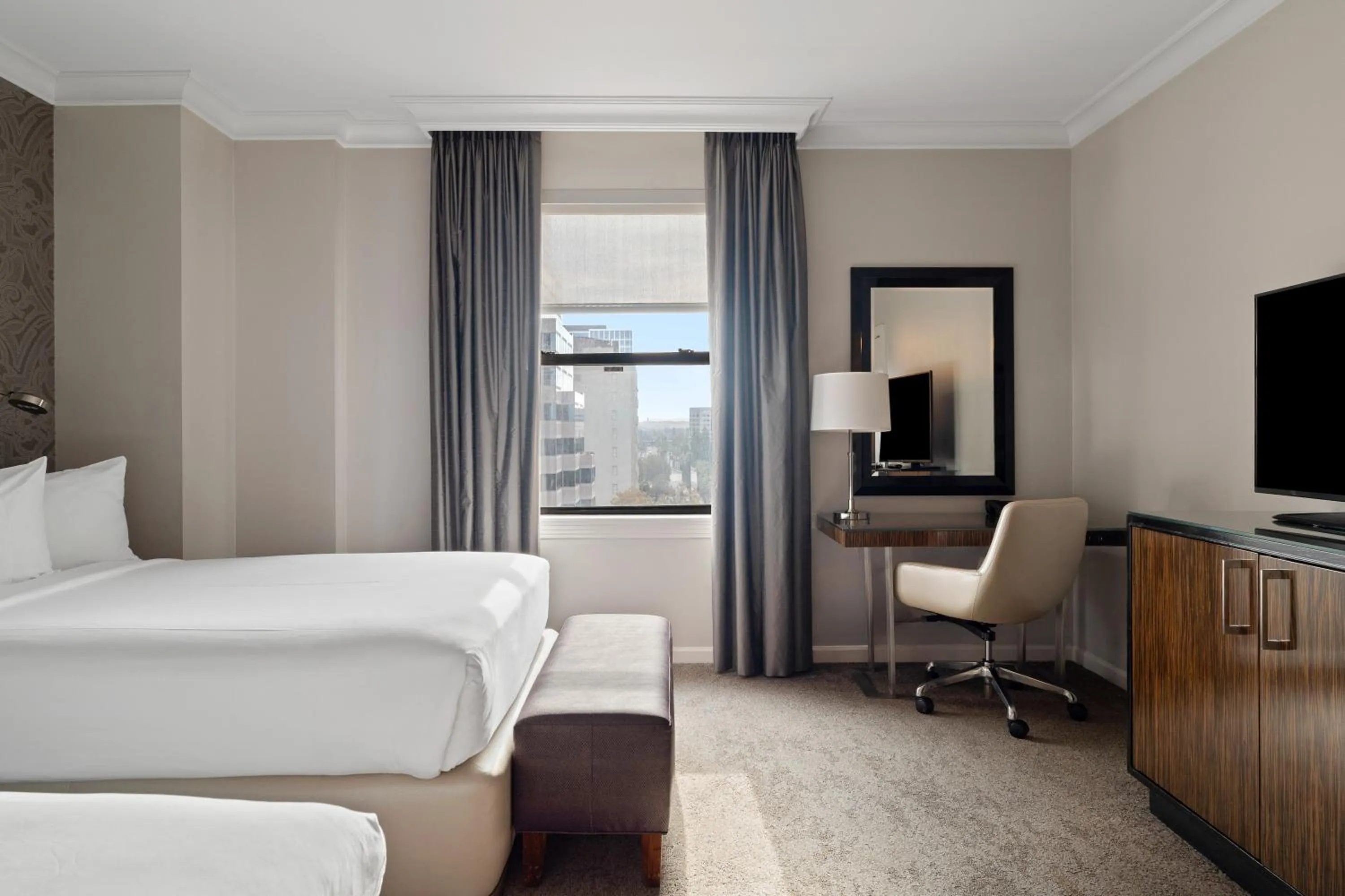 Bed in Hotel de Anza by IHG