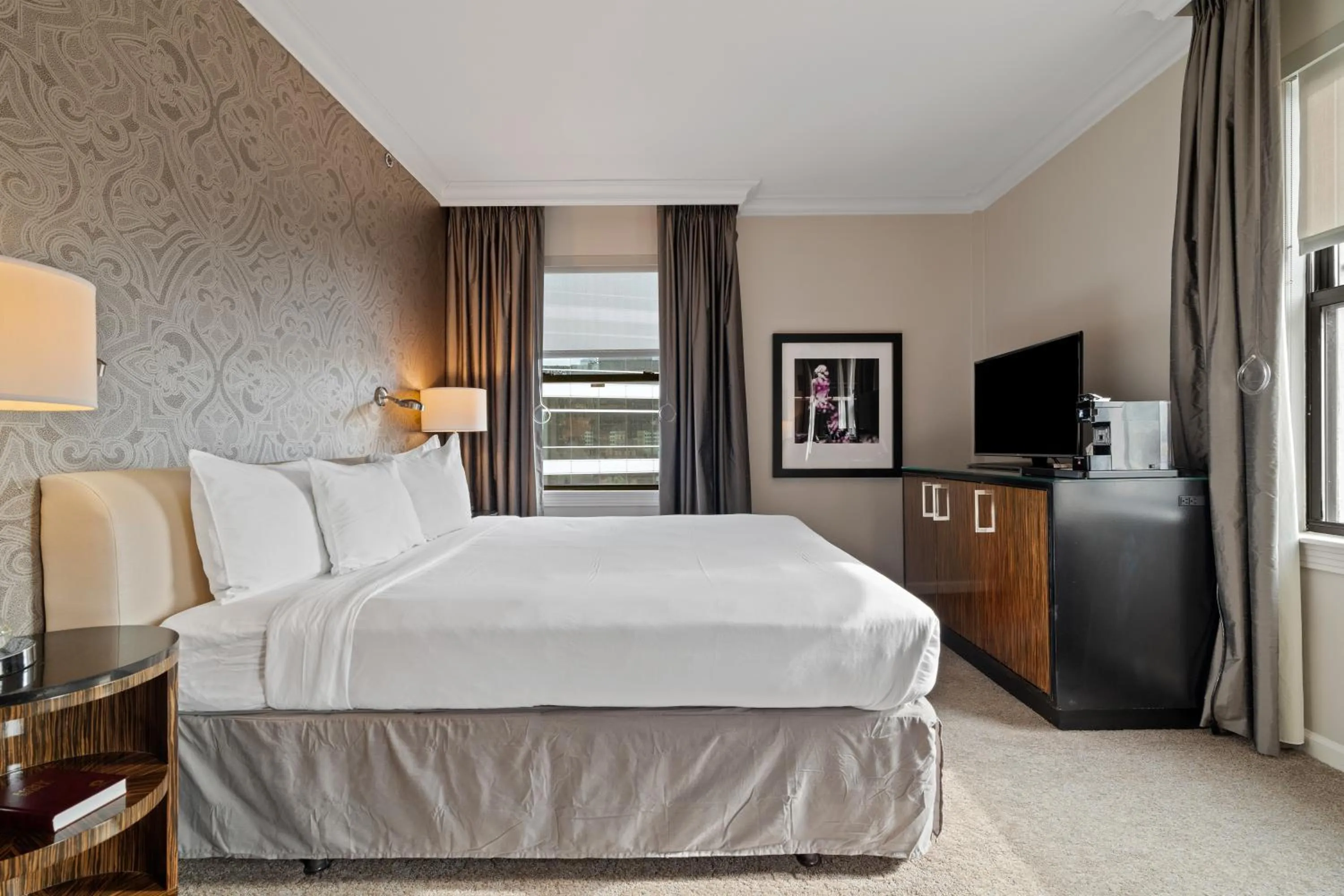 Bed in Hotel de Anza by IHG