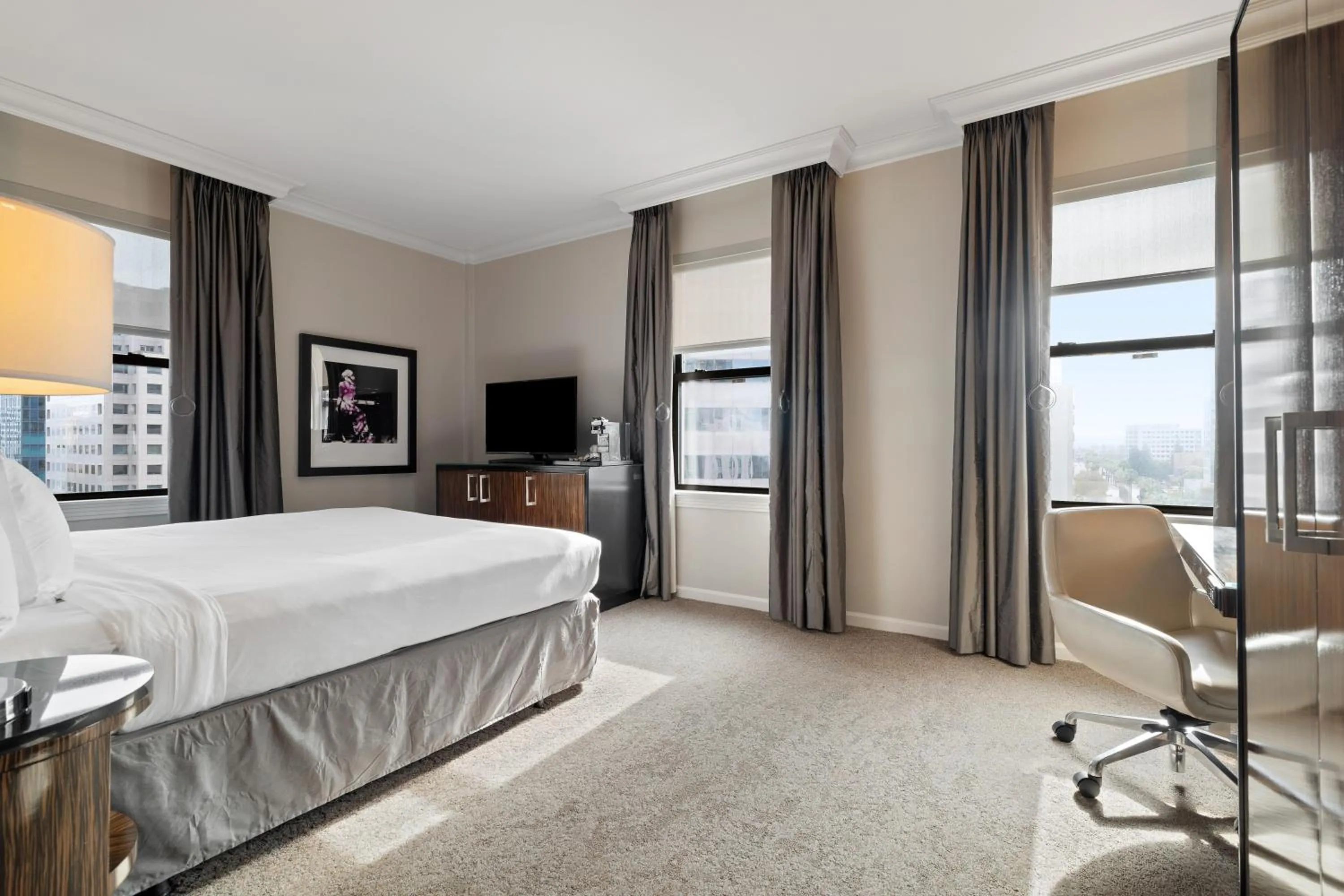 Bed in Hotel de Anza by IHG