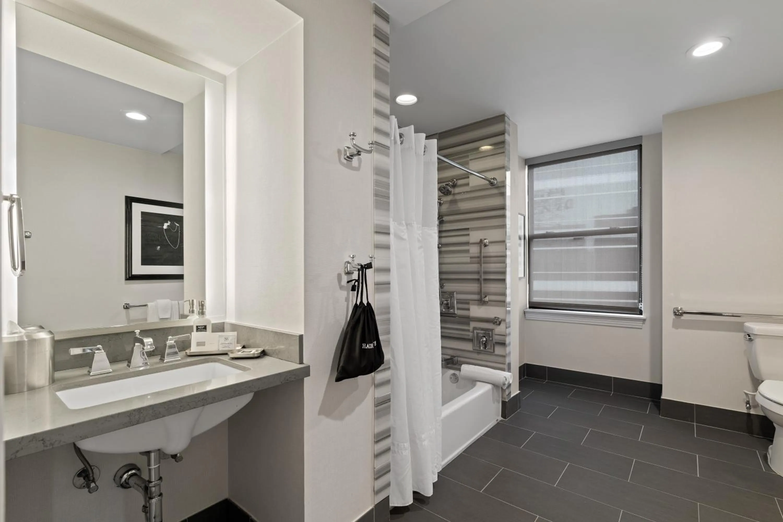 Bathroom in Hotel de Anza by IHG