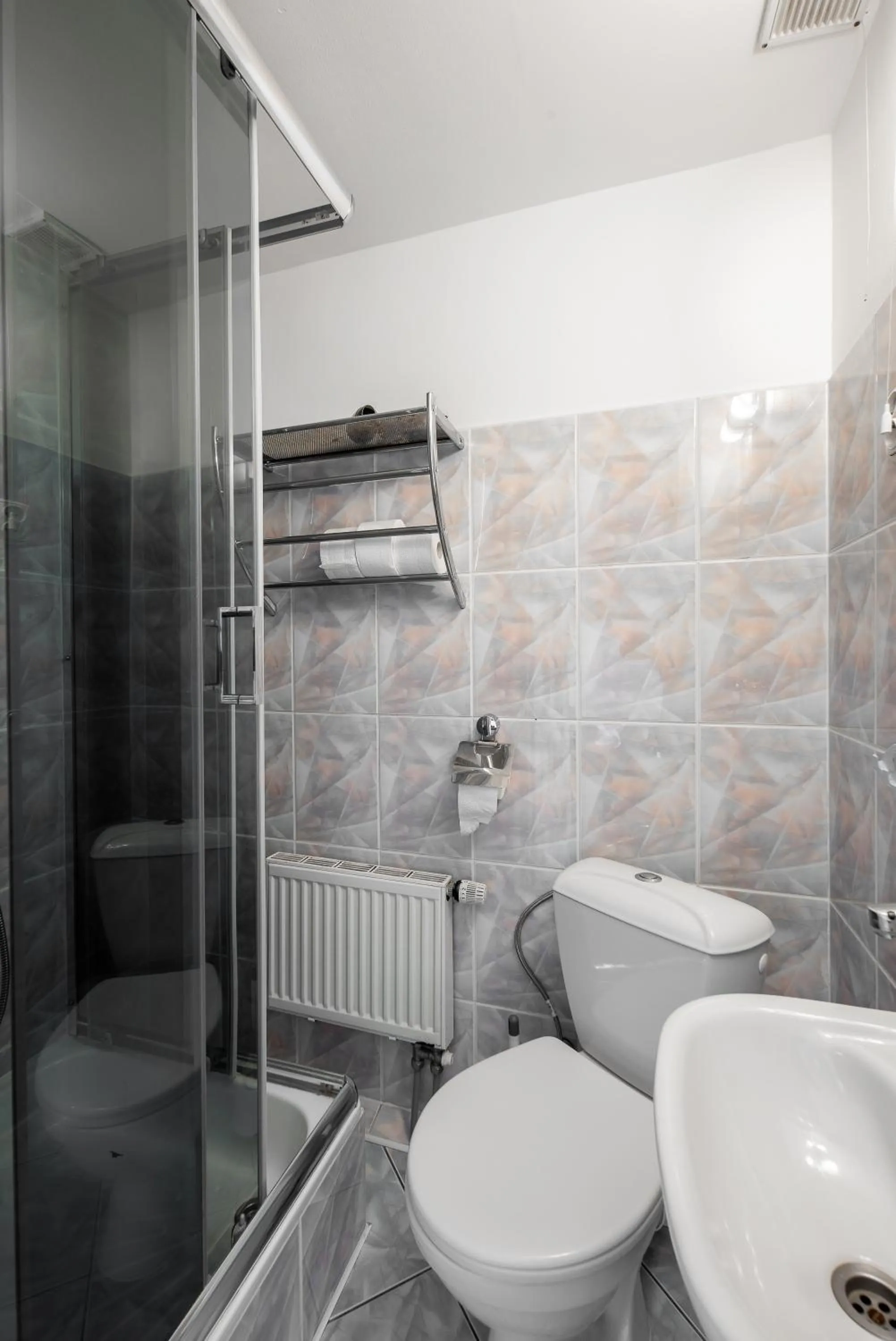 Shower in Willa Turnia