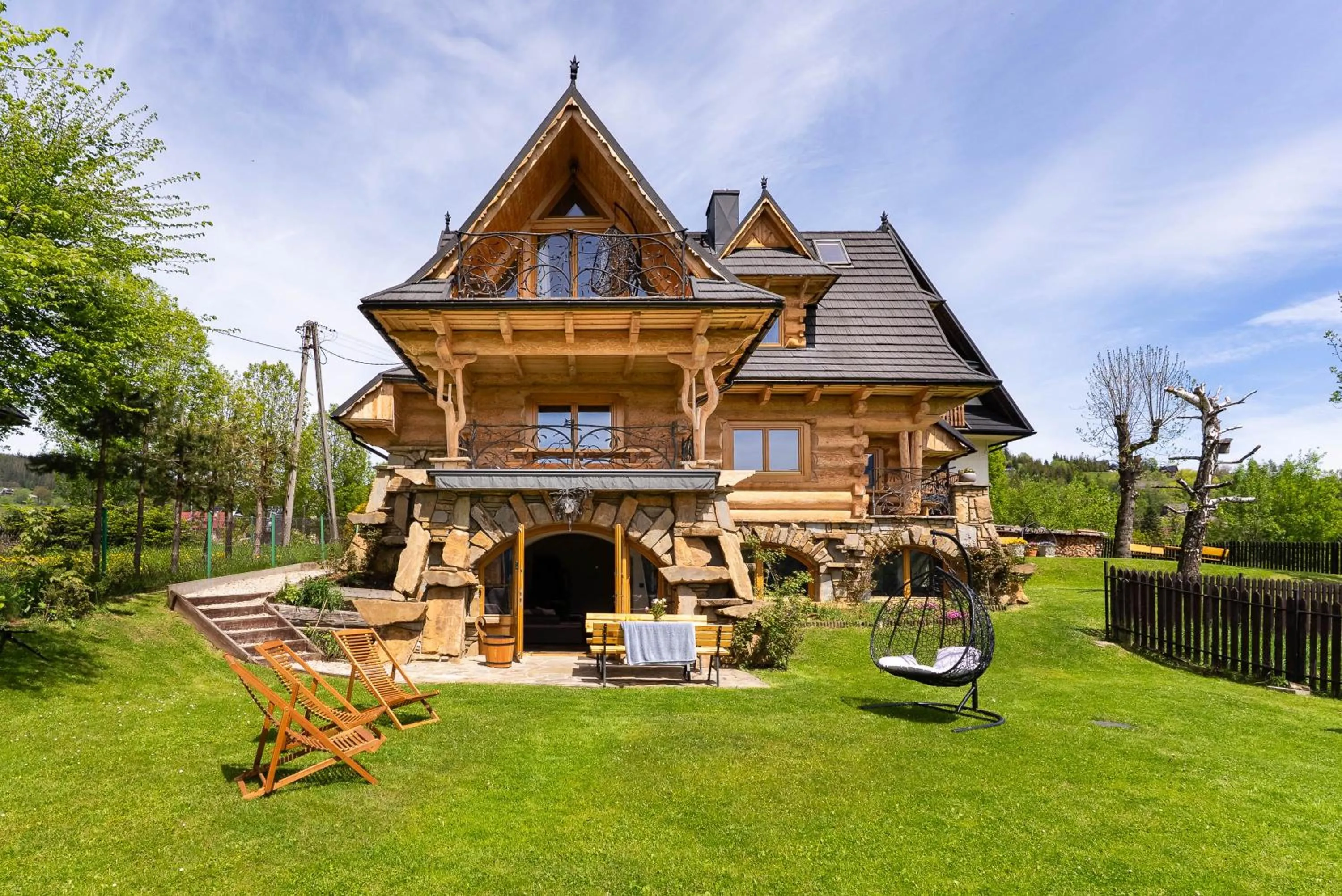 Property building in Willa Turnia