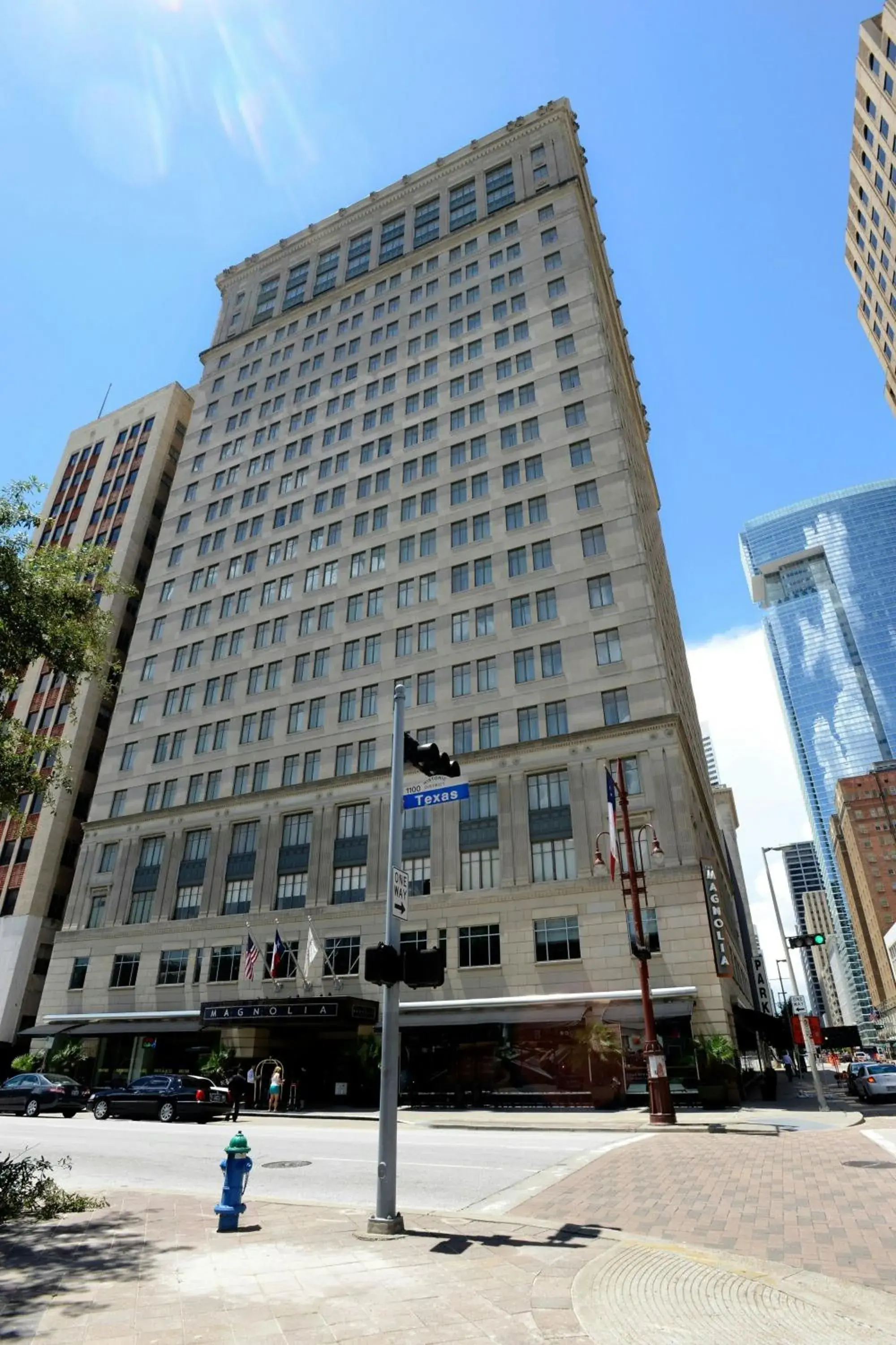 Property building in Magnolia Hotel Houston, a Tribute Portfolio Hotel Property building in Magnolia Hotel Houston, a Tribute Portfolio Hotel