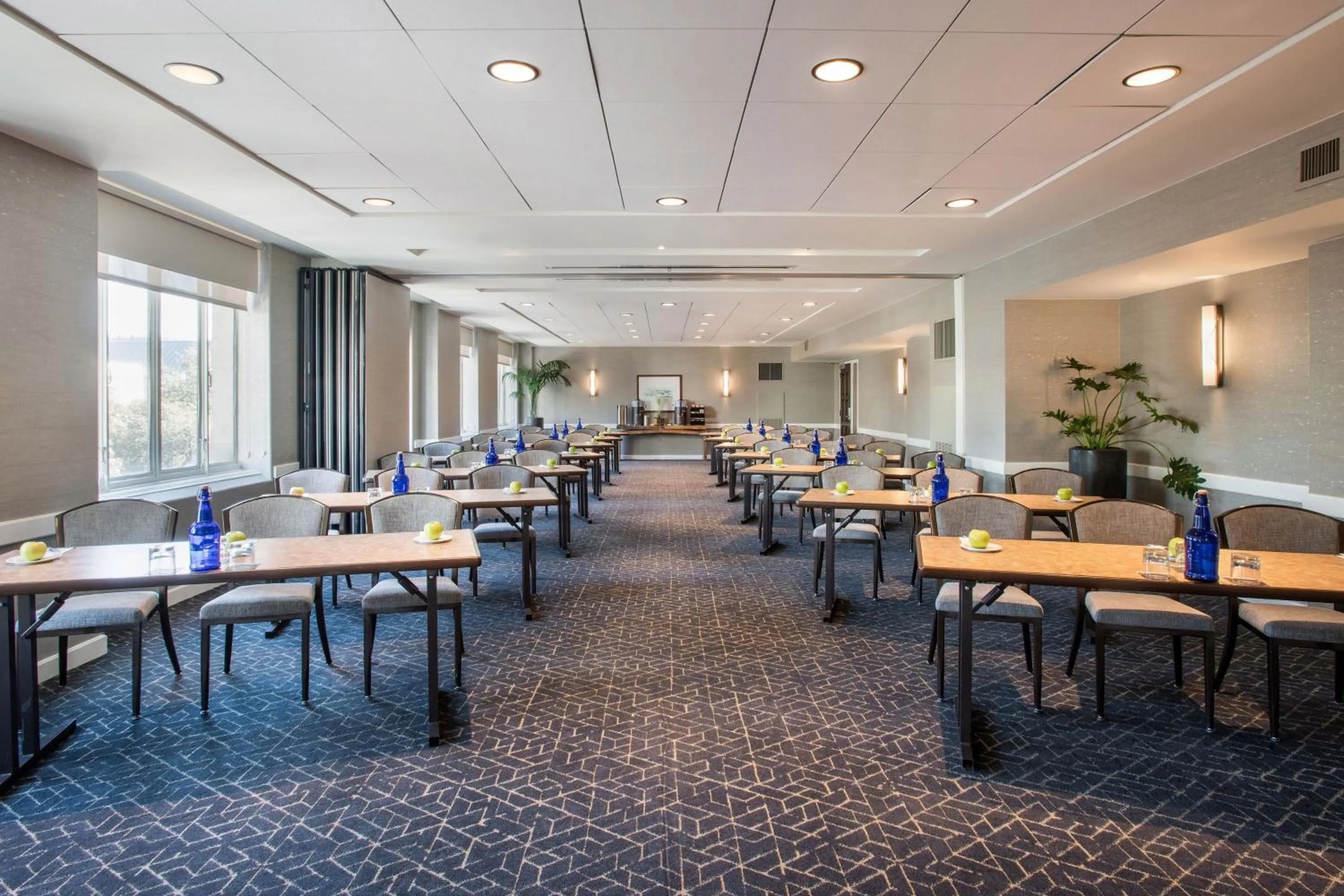 Meeting/conference room in Magnolia Hotel Houston, a Tribute Portfolio Hotel