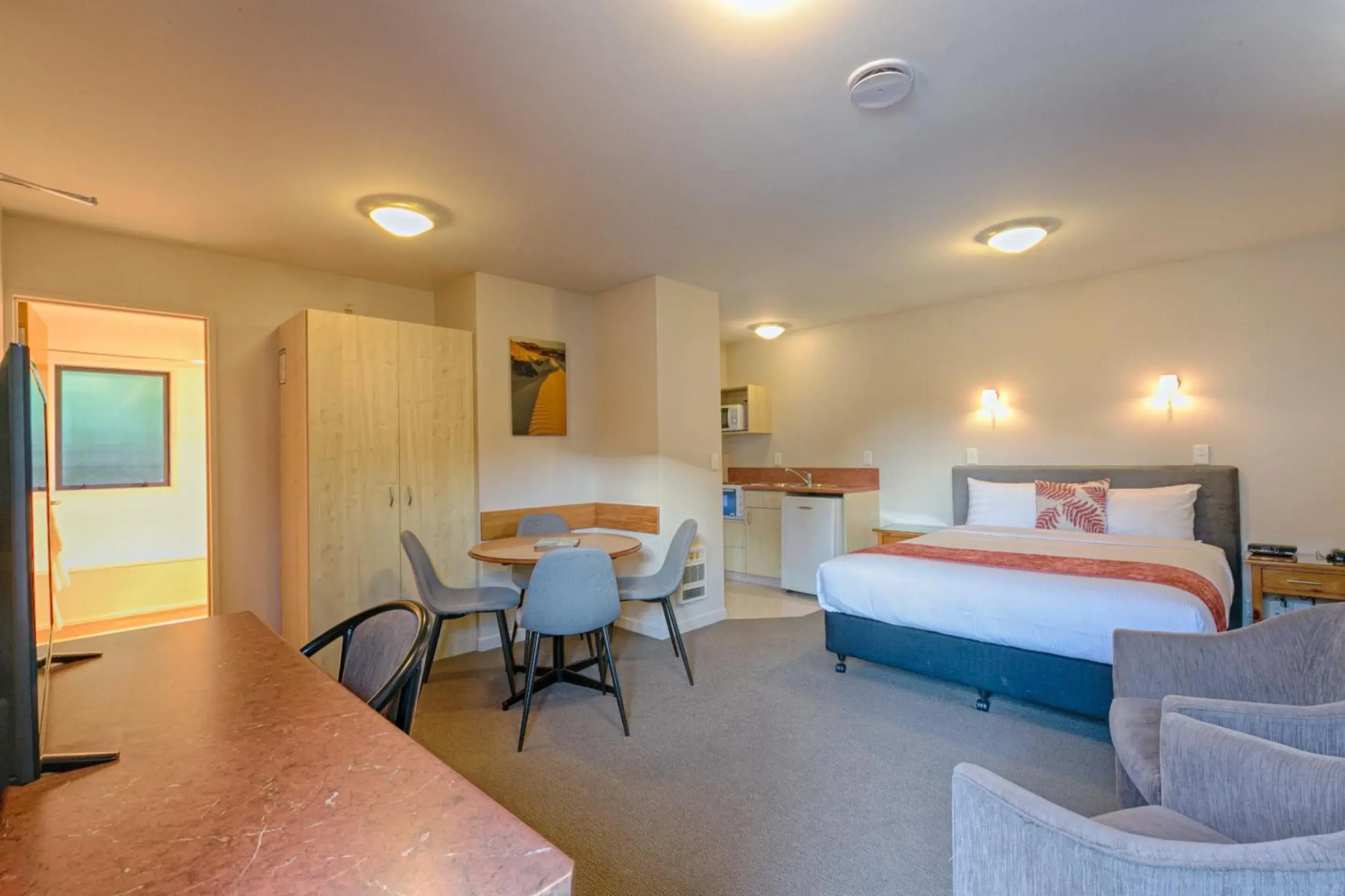 Photo of the whole room, Bed in Bella Vista Motel Franz Josef Glacier Photo of the whole room, Bed in Bella Vista Motel Franz Josef Glacier