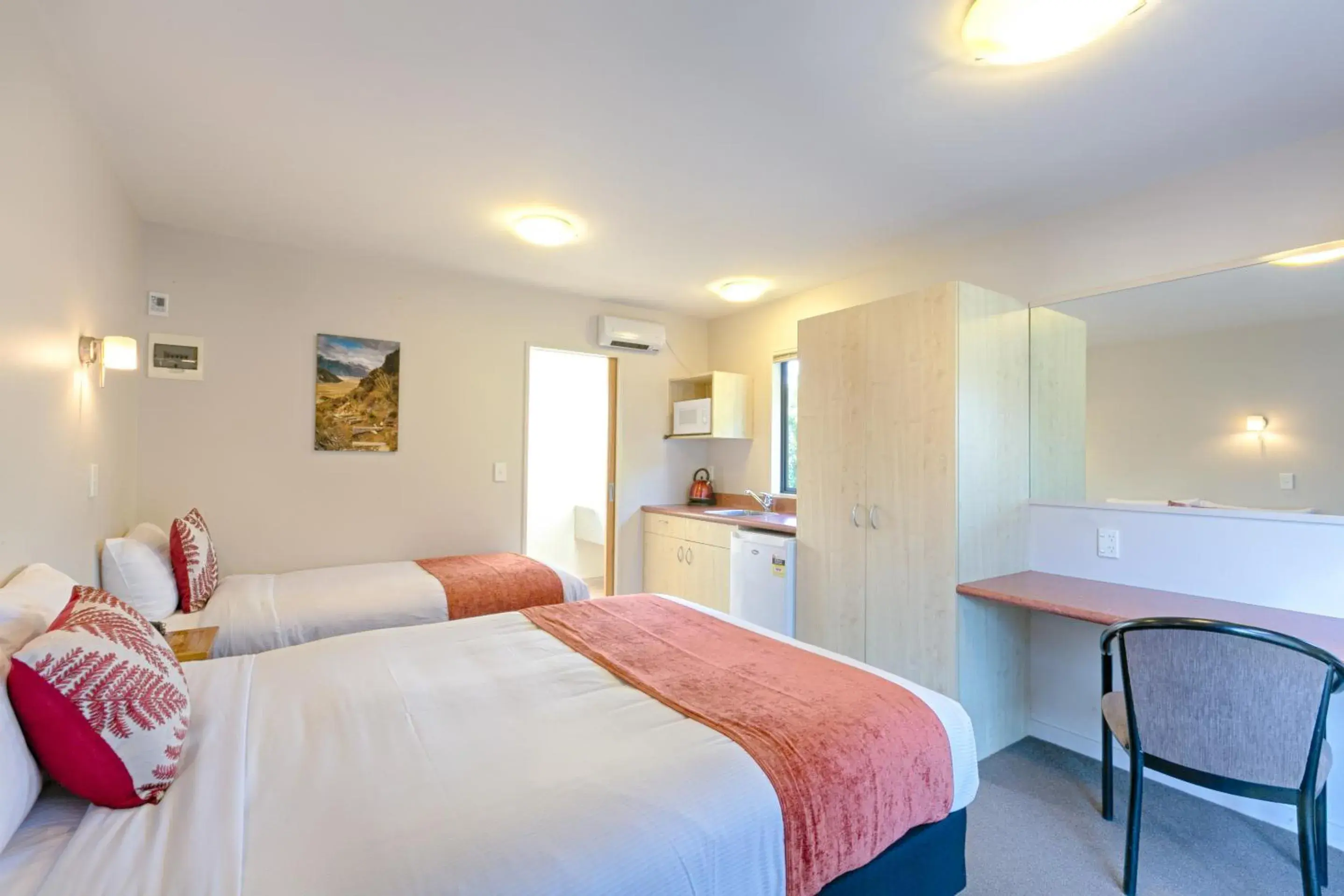 Photo of the whole room, Bed in Bella Vista Motel Franz Josef Glacier Photo of the whole room, Bed in Bella Vista Motel Franz Josef Glacier