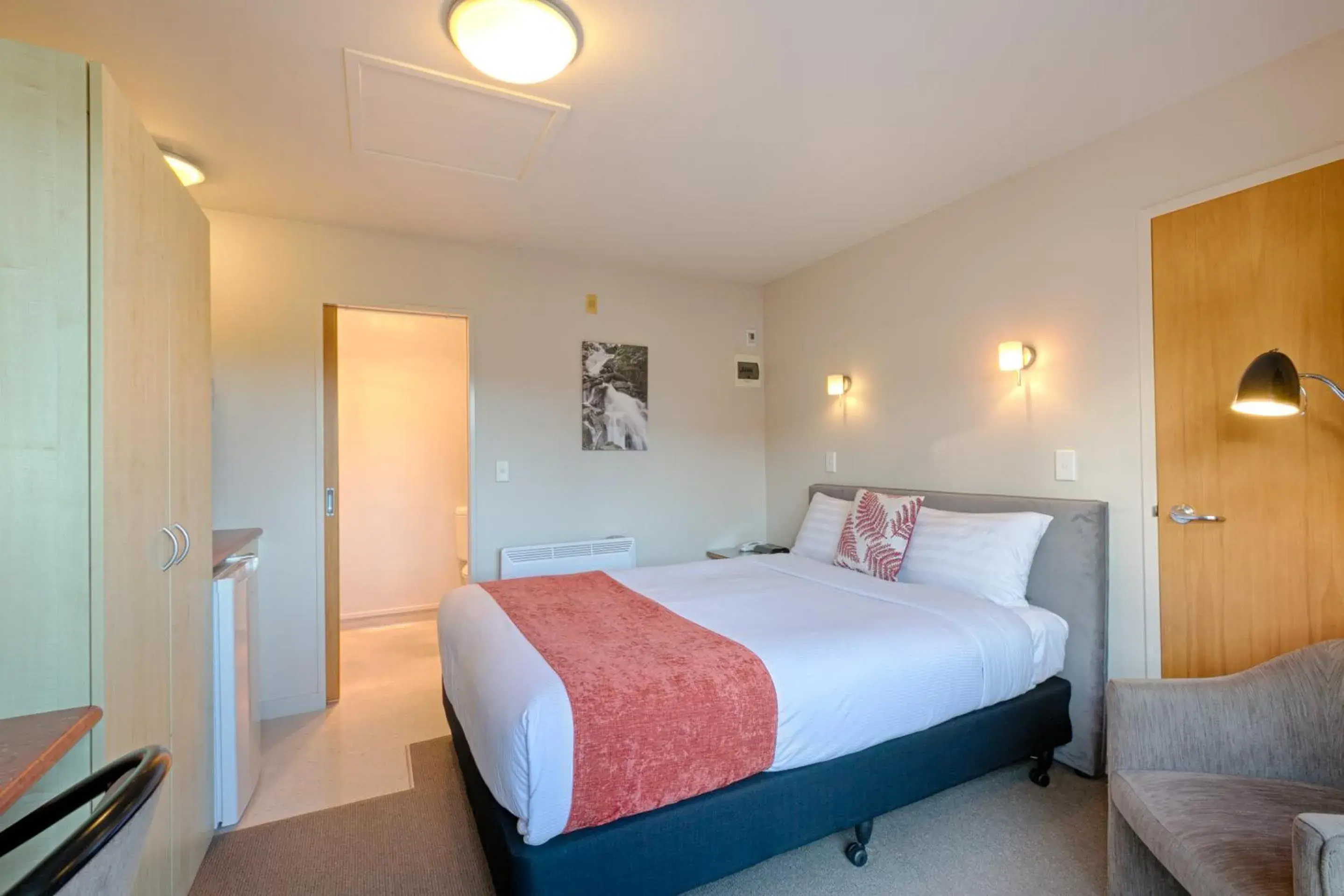 Photo of the whole room, Bed in Bella Vista Motel Franz Josef Glacier Photo of the whole room, Bed in Bella Vista Motel Franz Josef Glacier