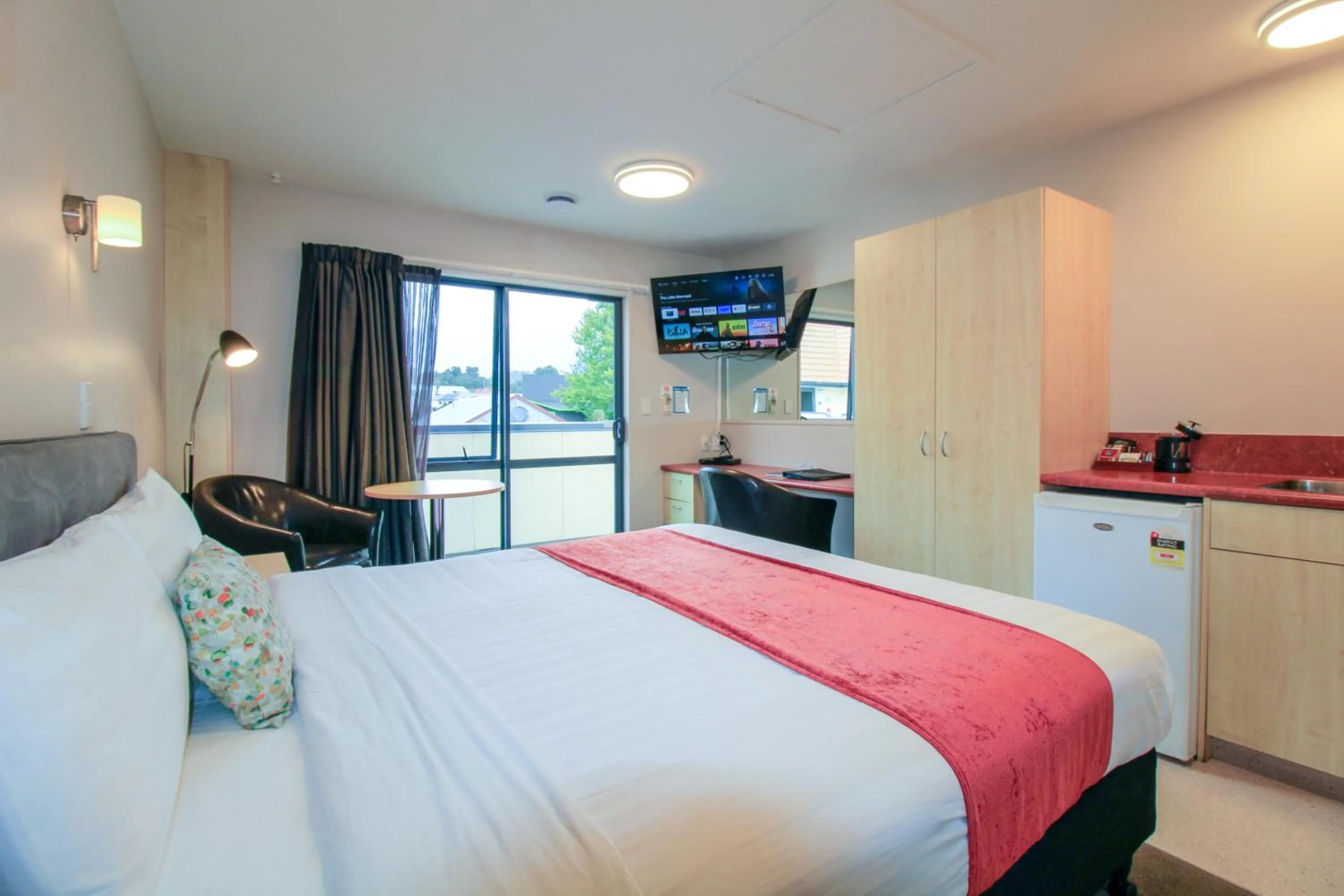 Bedroom, Bed in Bella Vista Motel Franz Josef Glacier