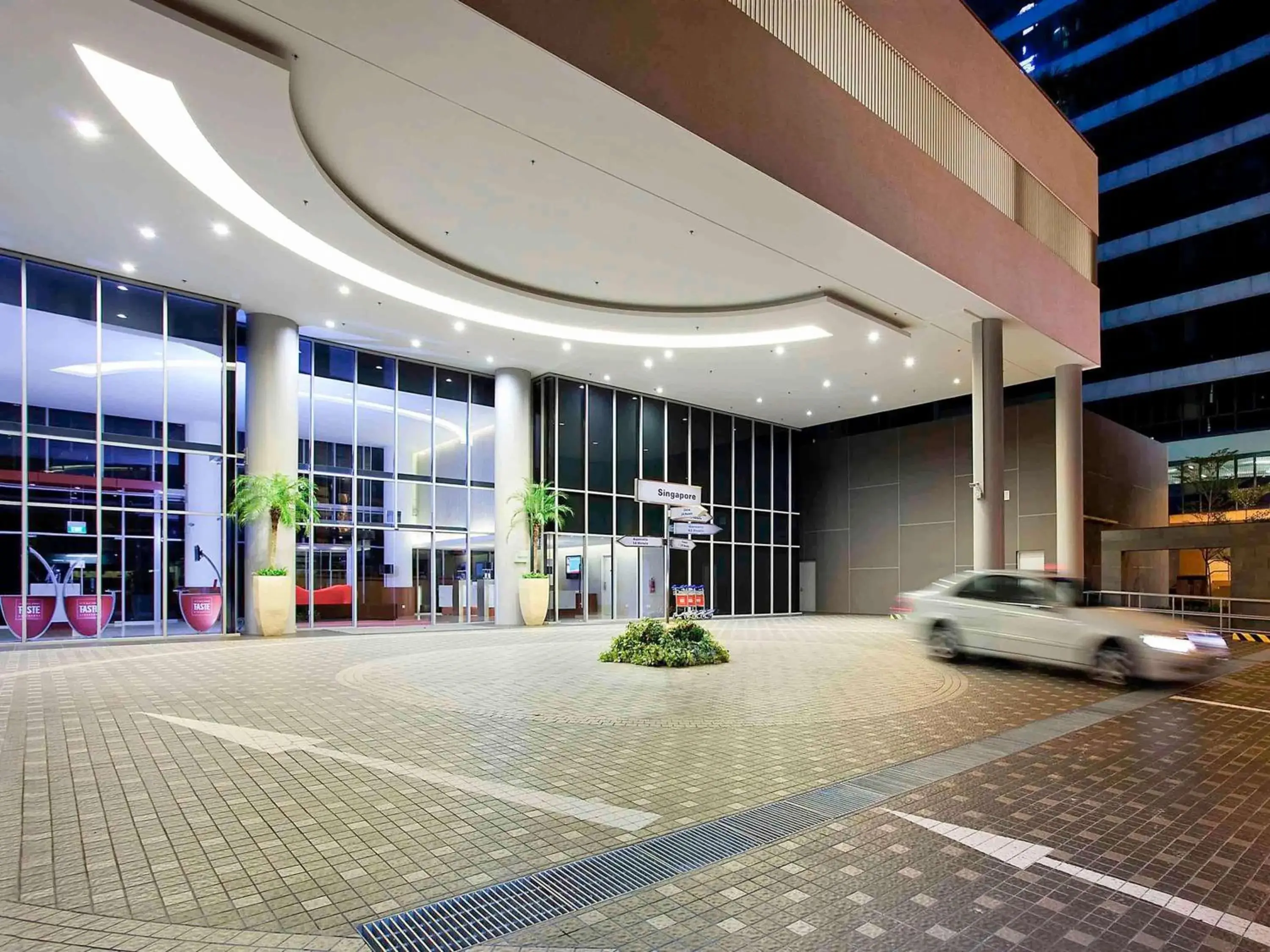 Property building in Ibis Singapore on Bencoolen - Newly Renovated Property building in Ibis Singapore on Bencoolen - Newly Renovated