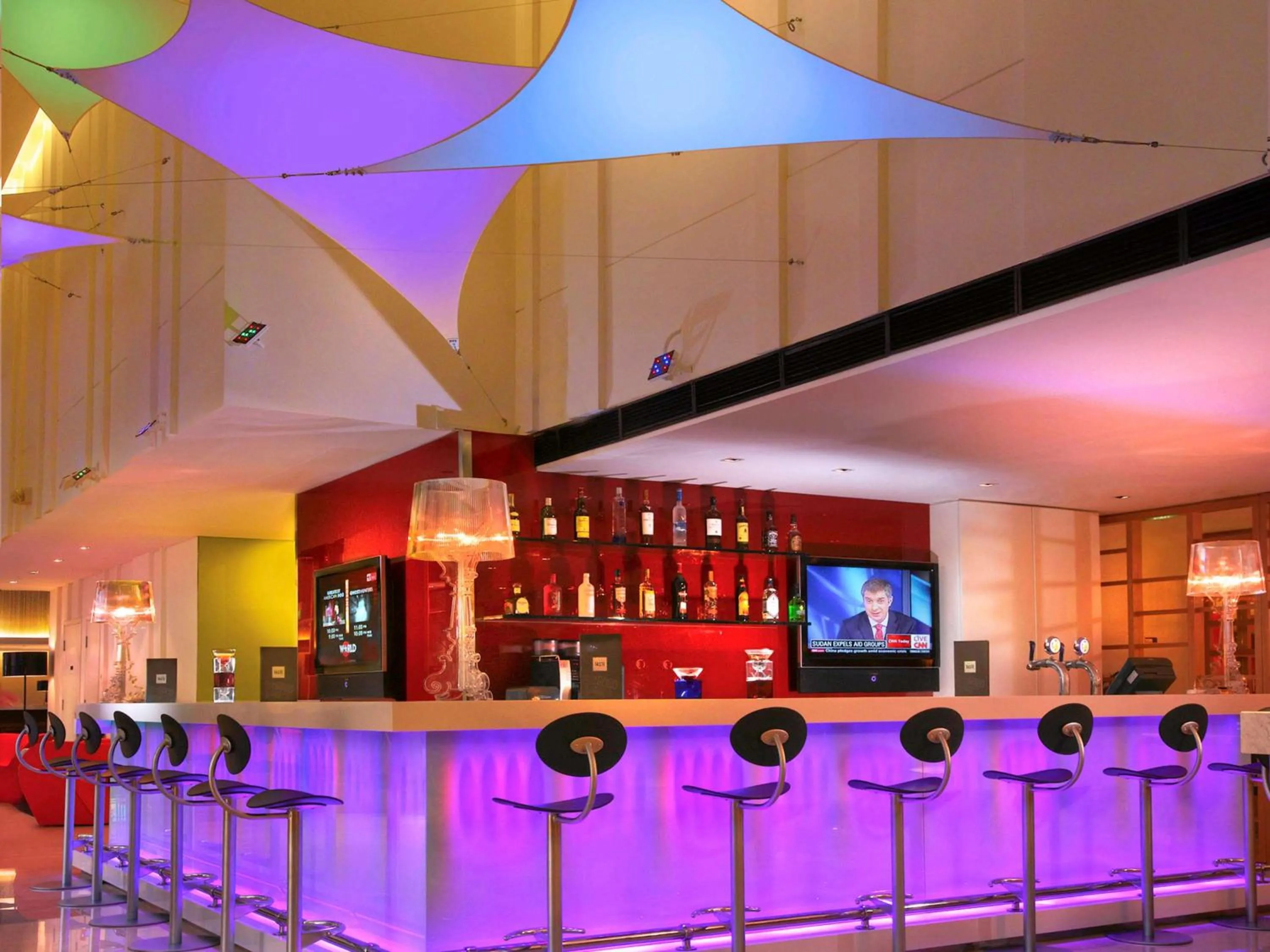 Restaurant/places to eat in Ibis Singapore on Bencoolen - Newly Renovated