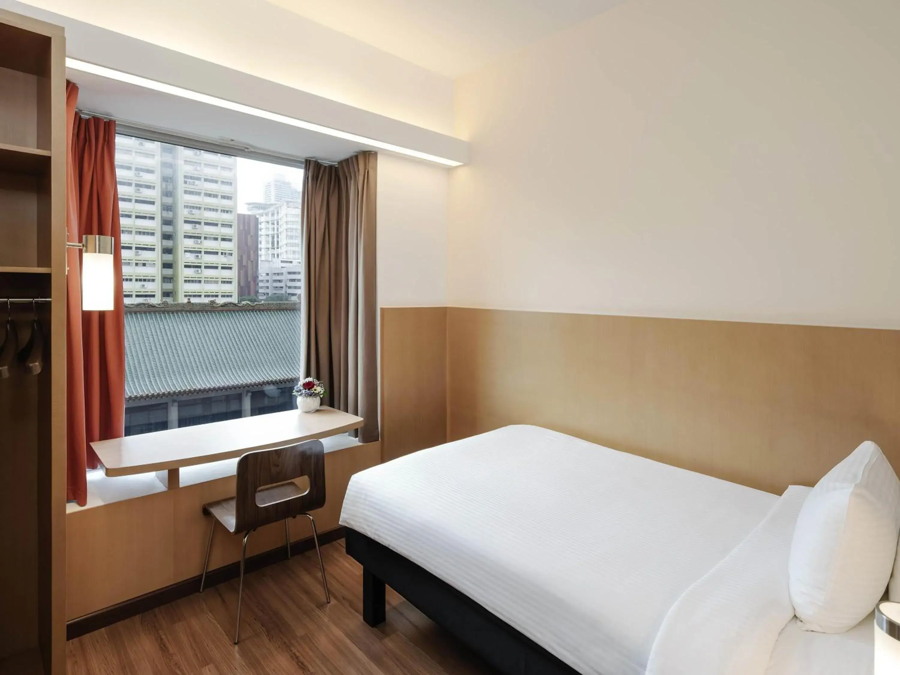 Bedroom, Bed in Ibis Singapore on Bencoolen - Newly Renovated Bedroom, Bed in Ibis Singapore on Bencoolen - Newly Renovated