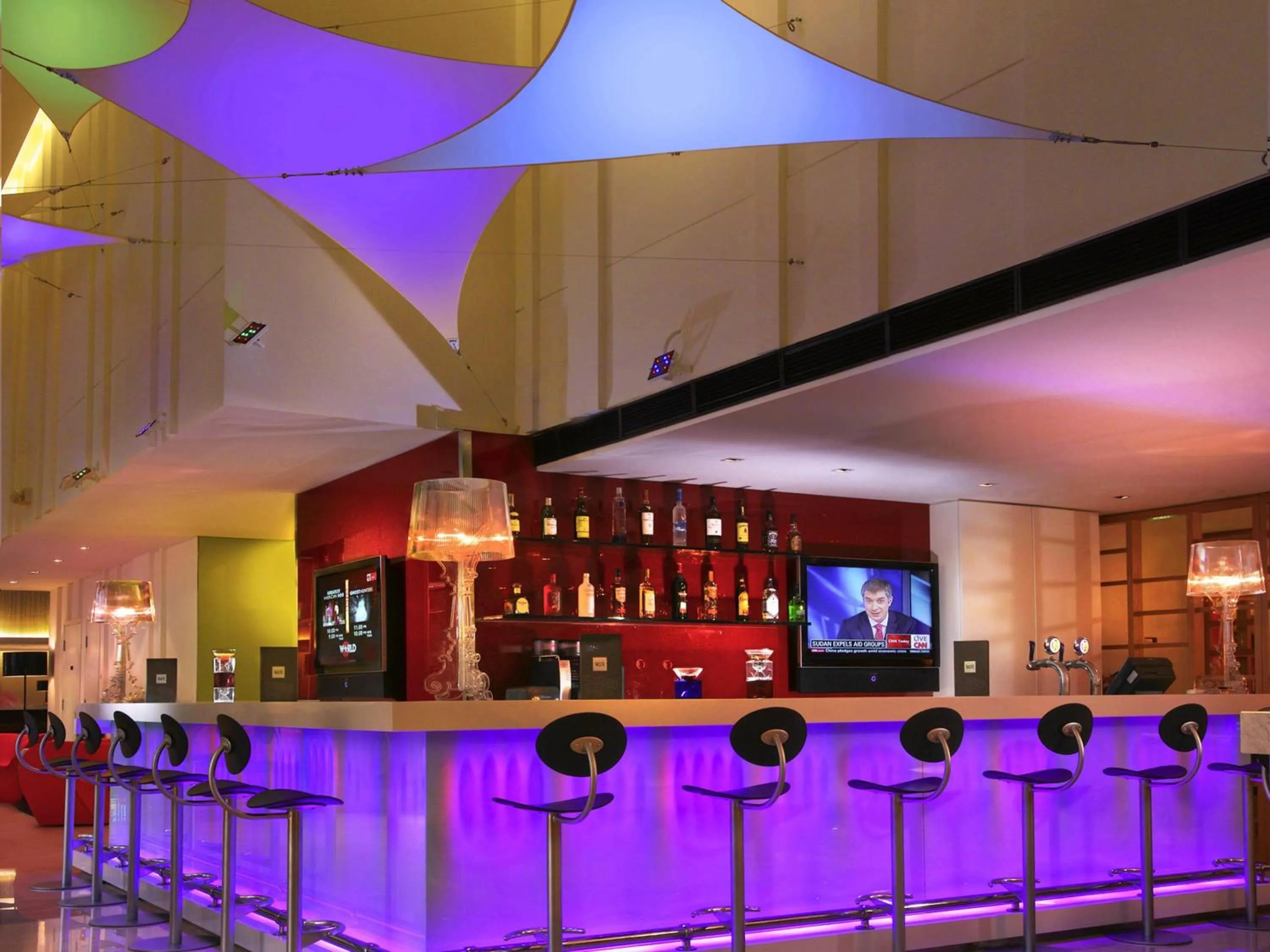 Restaurant/places to eat in Ibis Singapore on Bencoolen - Newly Renovated