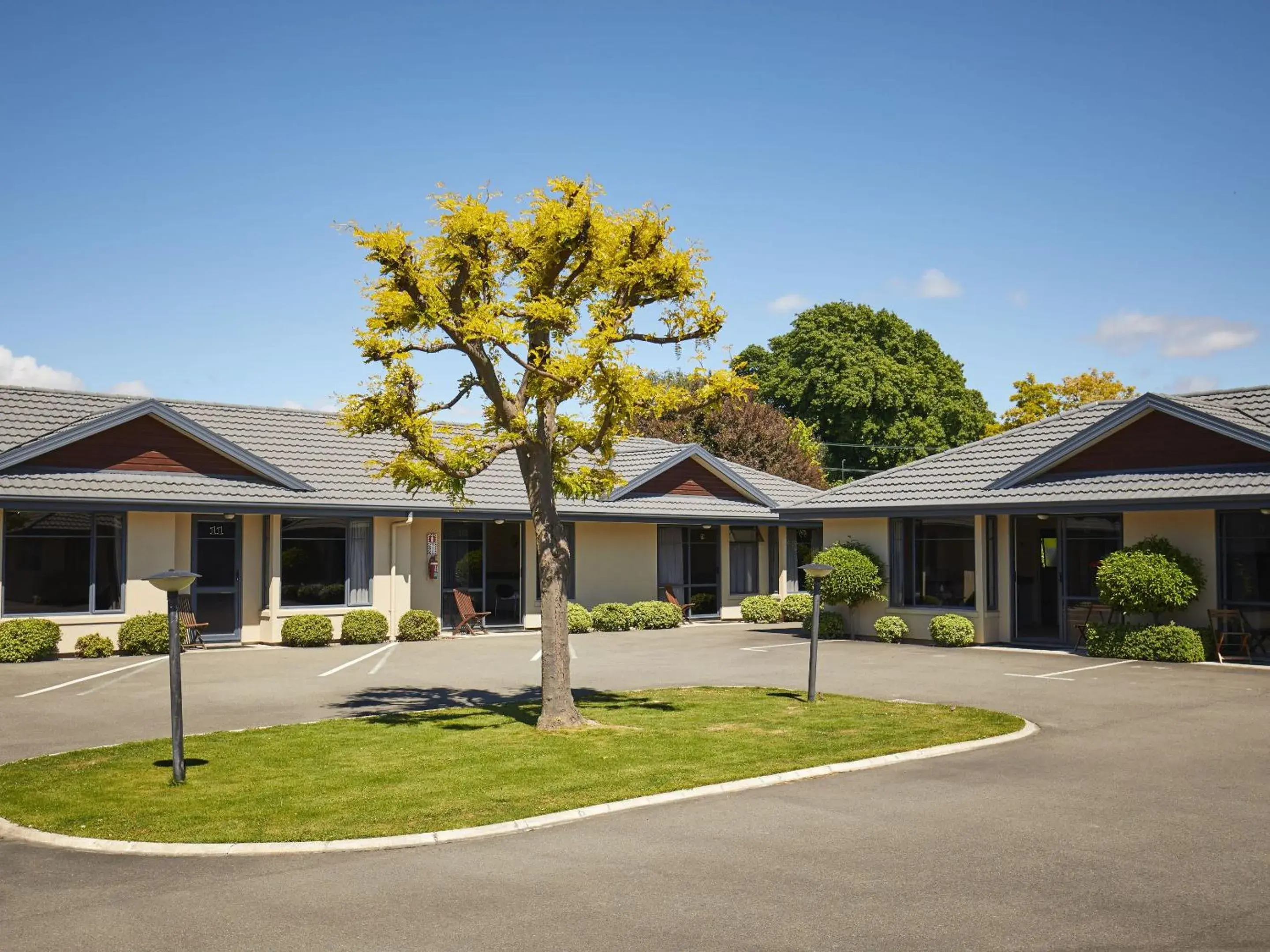 Property building in Centre Court Motel Property building in Centre Court Motel